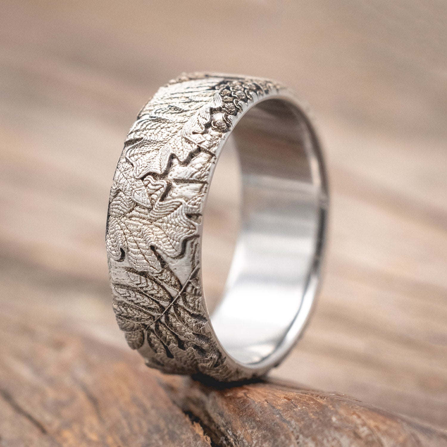 "Oak" - men's wedding ring featuring 3D forest-inspired leaf engravings