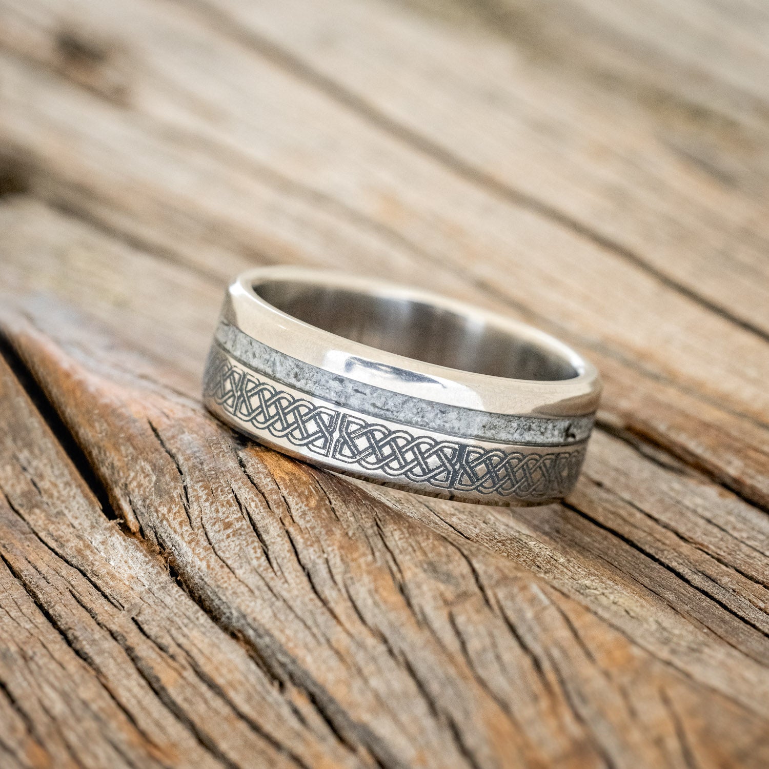 "VERTIGO" - CELTIC SAILOR'S KNOT ENGRAVED WITH MOONSTONE WEDDING RING-2