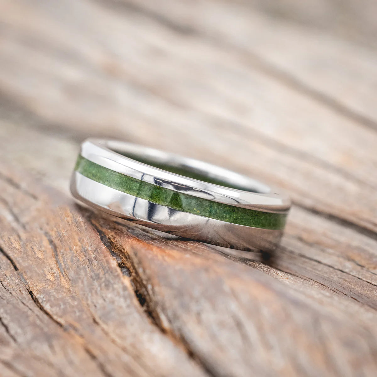 "VERTIGO" - MOSS INLAY & LINING WEDDING RING - TITANIUM (6MM) - SIZE 10 1/2-Staghead Designs