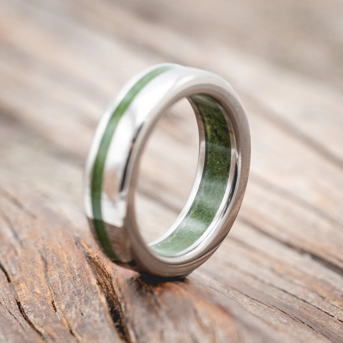 "VERTIGO" - MOSS INLAY & LINING WEDDING RING - TITANIUM (6MM) - SIZE 10 1/2-Staghead Designs
