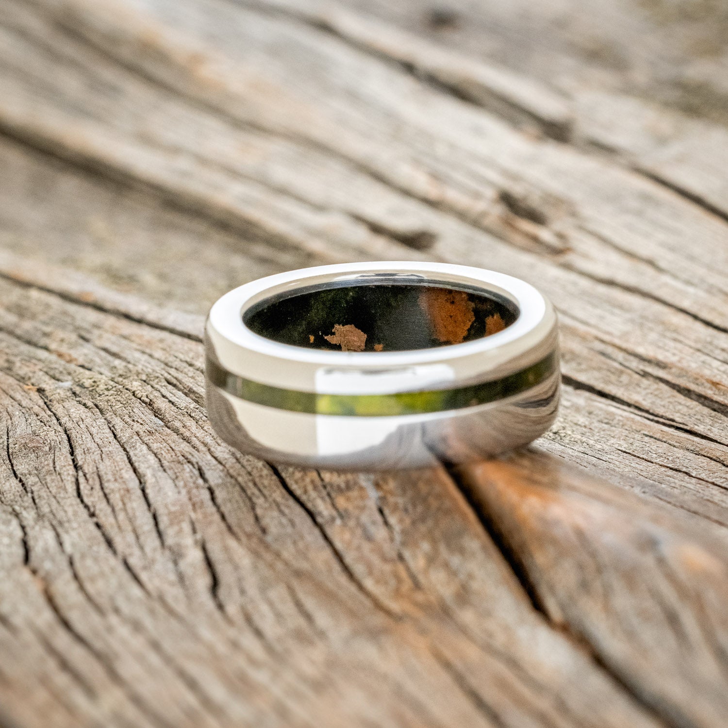 "VERTIGO" - MOSSY PATINA COPPER INLAY & LINING WEDDING RING-3