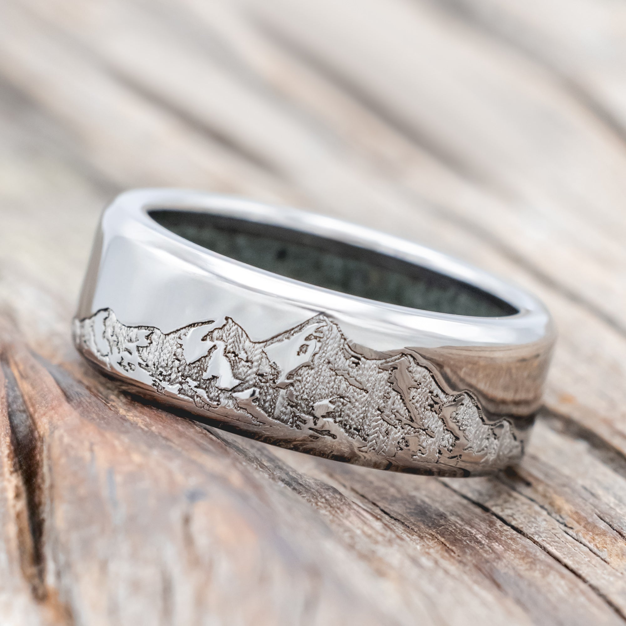 "HORIZON" - MOUNTAIN ENGRAVED WEDDING BAND WITH CUSTOM LINING-Staghead Designs