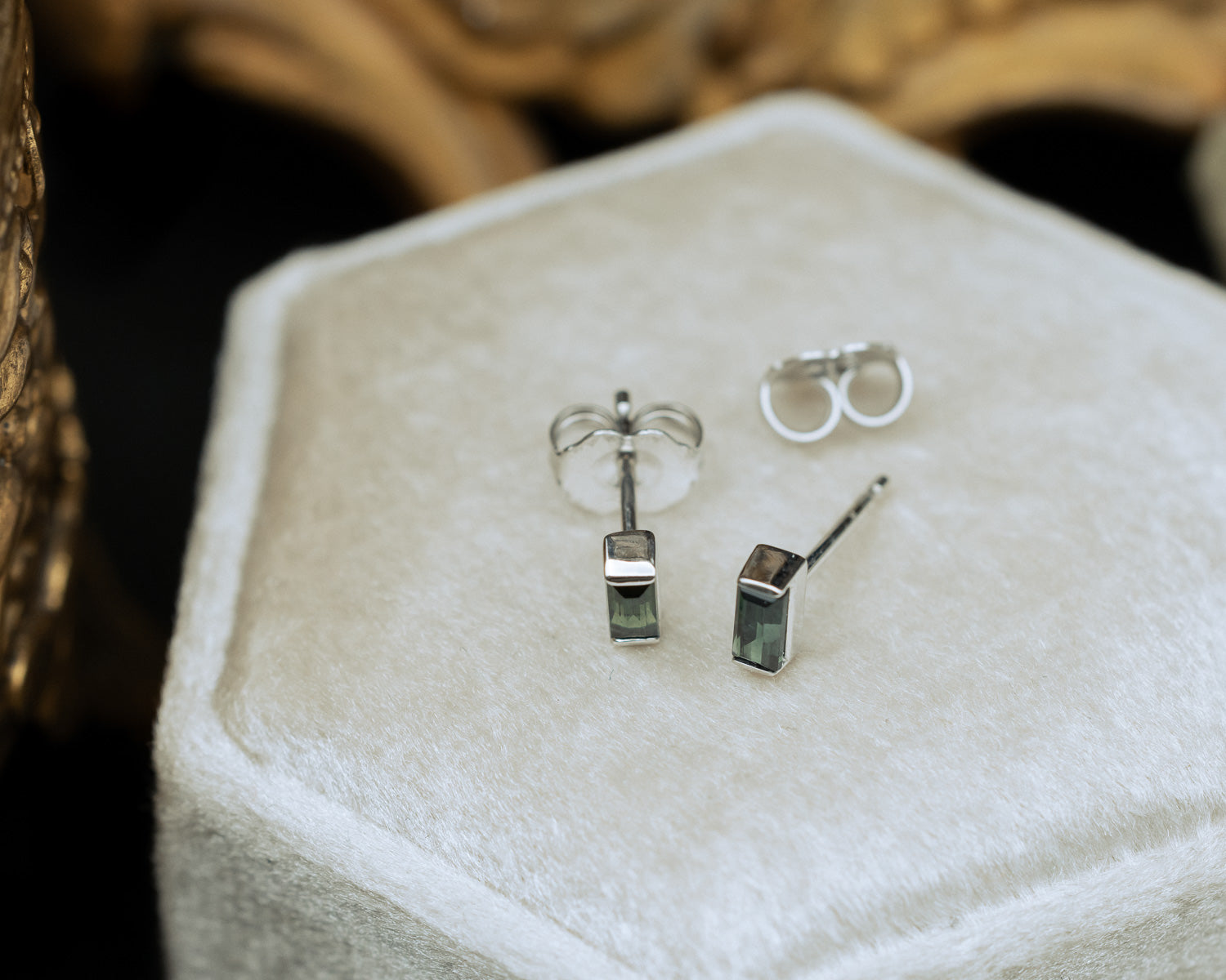 GREEN TOURMALINE BAGUETTE EARRINGS IN 14K GOLD-4