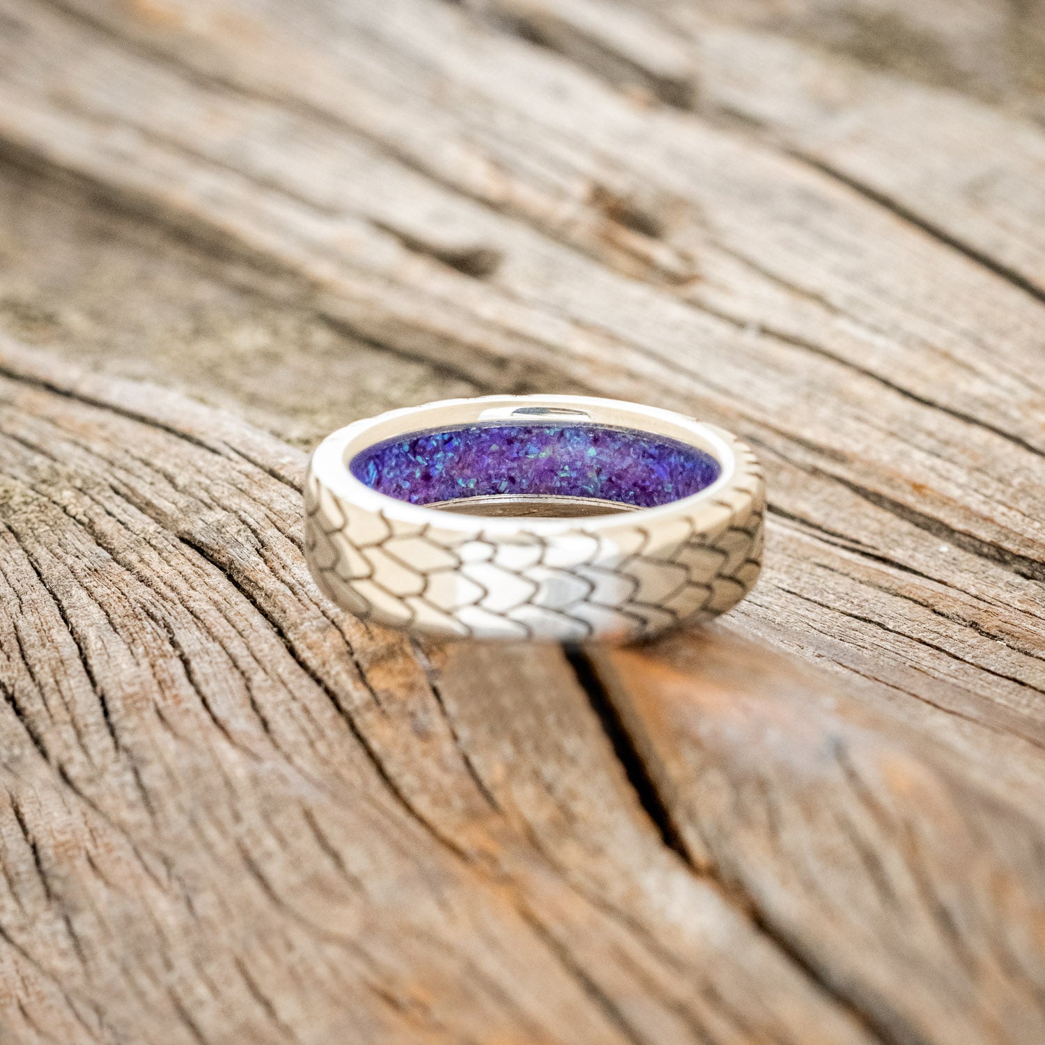 "ECHO" - DRAGON SCALE WEDDING RING FEATURING A PURPLE OPAL LINED BAND-12