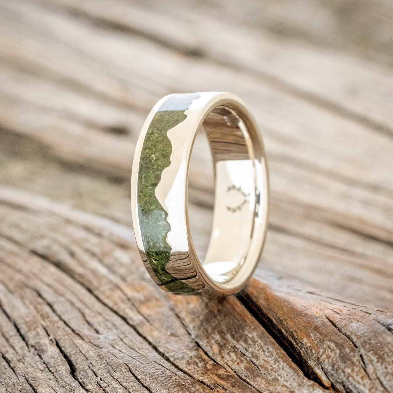 "HELIOS" - MOSS MOUNTAIN RANGE WEDDING BAND-2