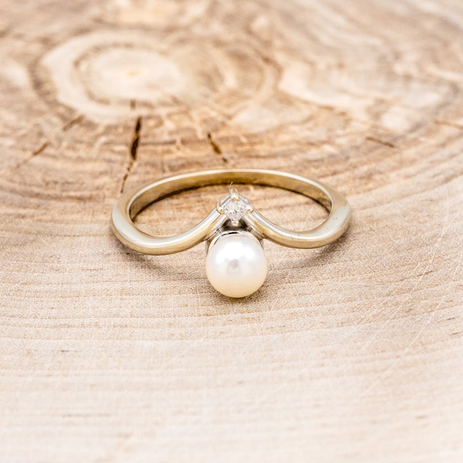 ROUND CUT AKOYA PEARL ENGAGEMENT RING WITH A DIAMOND ACCENT-Staghead Designs