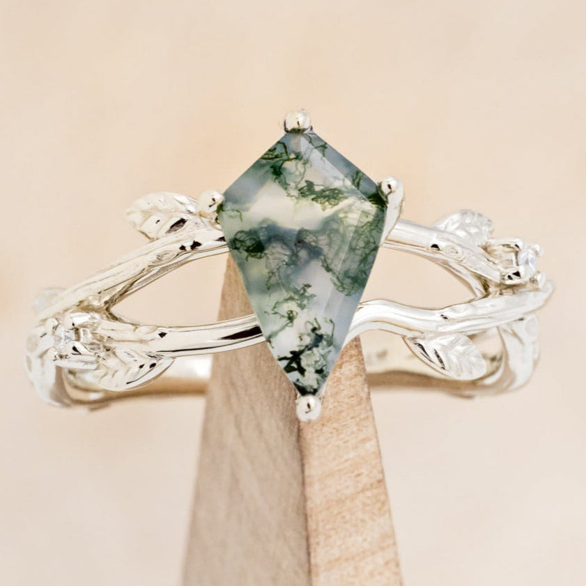 MATCHING SET OF "ARTEMIS ON THE VINE" MOSS AGATE & MEN'S "ARTEMIS" MOSS INLAY WEDDING RINGS-8