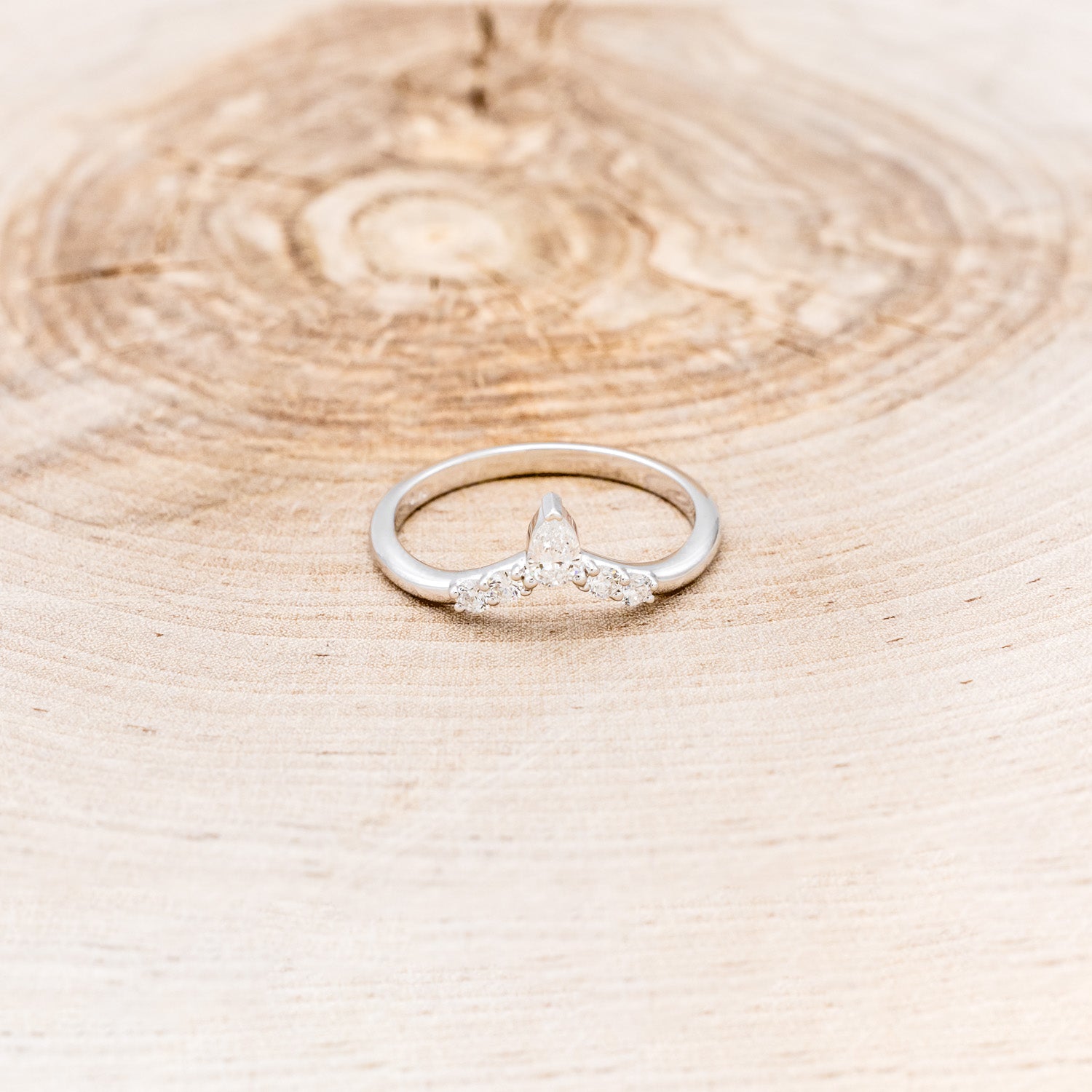 "BELLAMY" - V-SHAPED DIAMOND TRACER-14