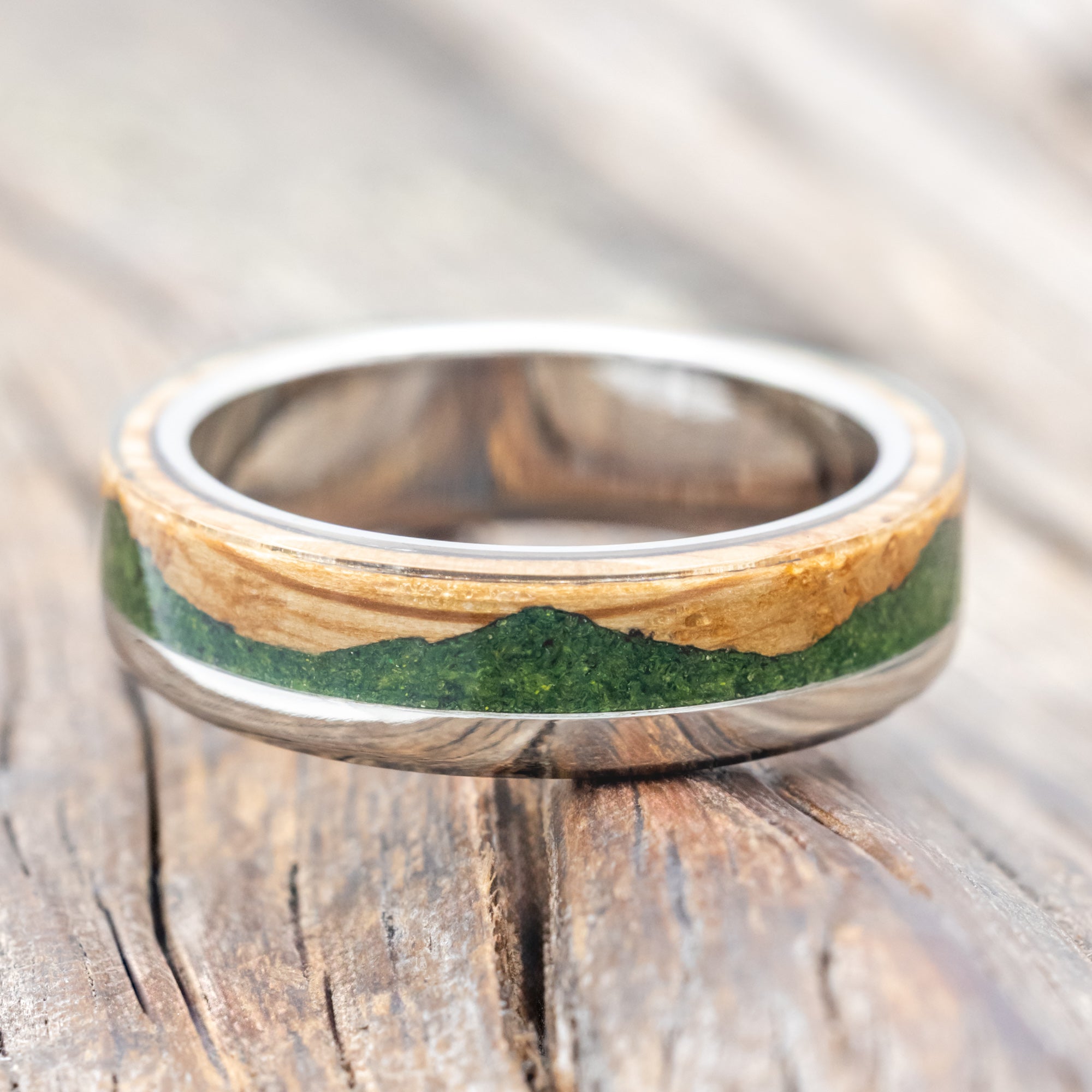 "EZRA" - WHISKEY BARREL OAK WITH MOSS WEDDING RING-Staghead Designs