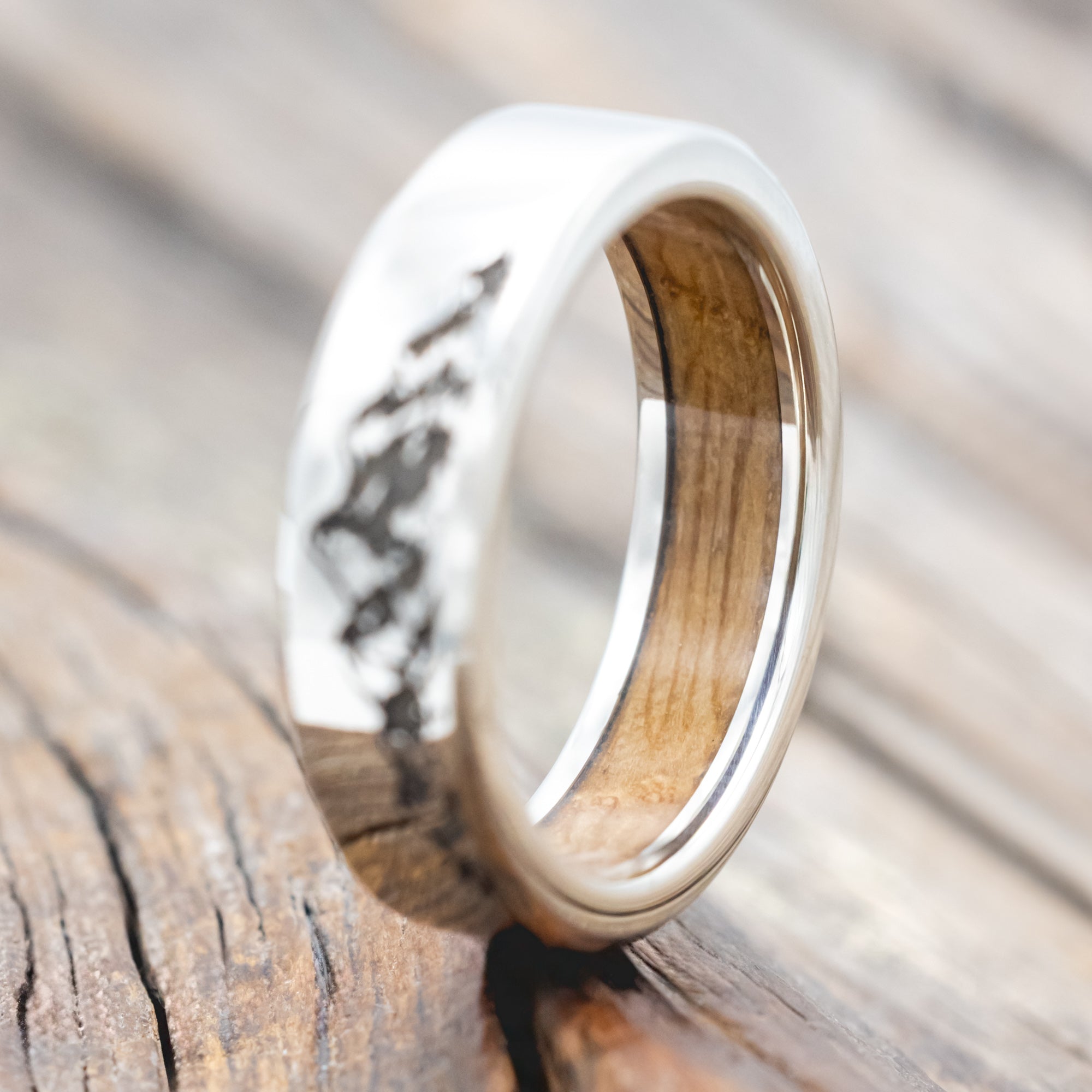 "HORIZON" - MOUNTAIN ENGRAVED WEDDING BAND WITH CUSTOM LINING-Staghead Designs