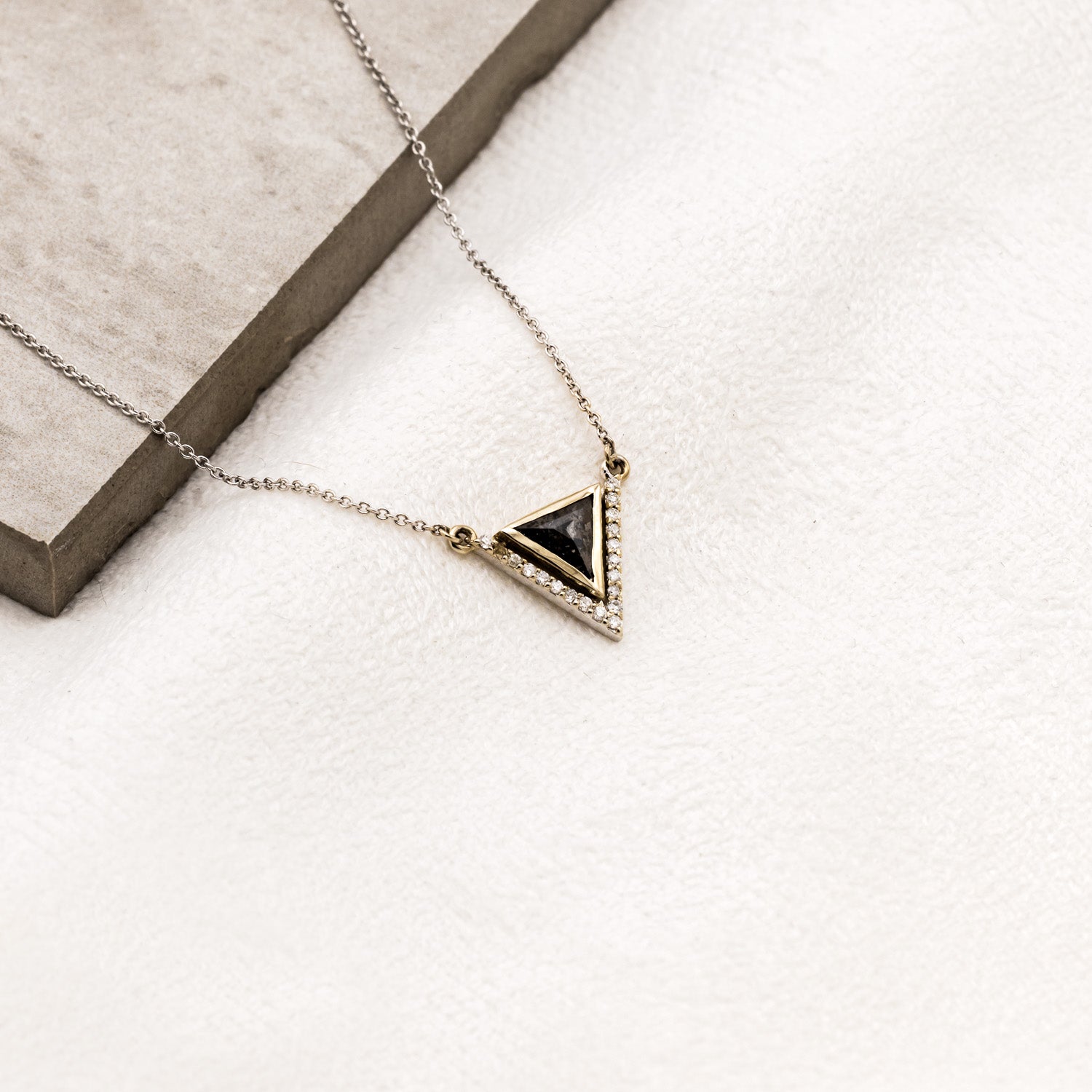 "JENNY FROM THE BLOCK" NECKLACE WITH SALT AND PEPPER DIAMOND-3