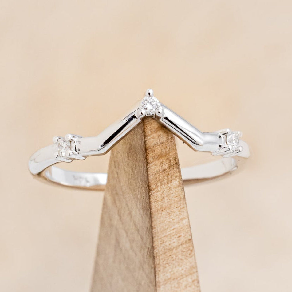 "STARLA" - ROUND CUT LAB-GROWN ALEXANDRITE ENGAGEMENT RING WITH STARBURST DIAMOND HALO & TRACER-12