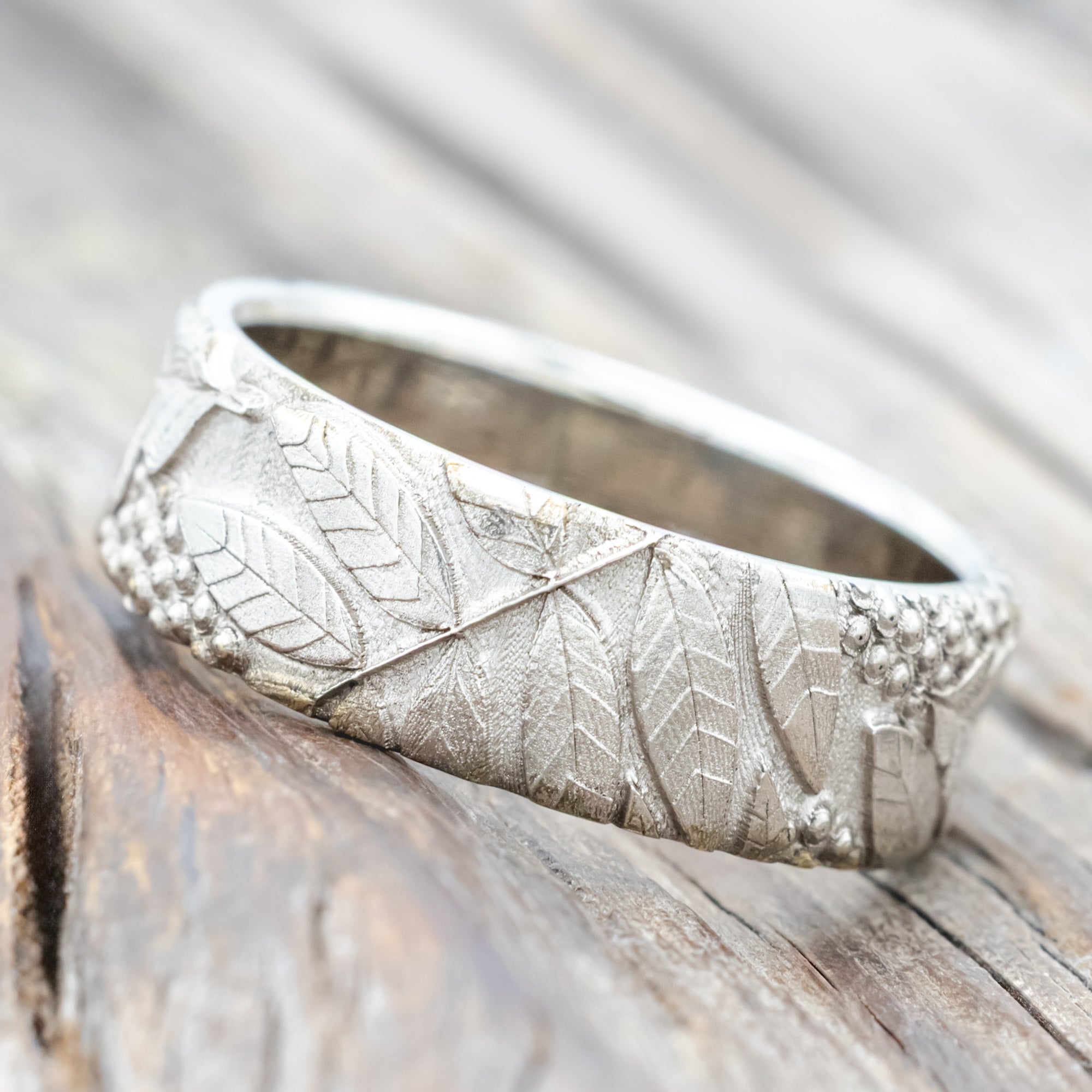 "OAK" - 3D ENGRAVED FOREST-INSPIRED WEDDING BAND-Staghead Designs