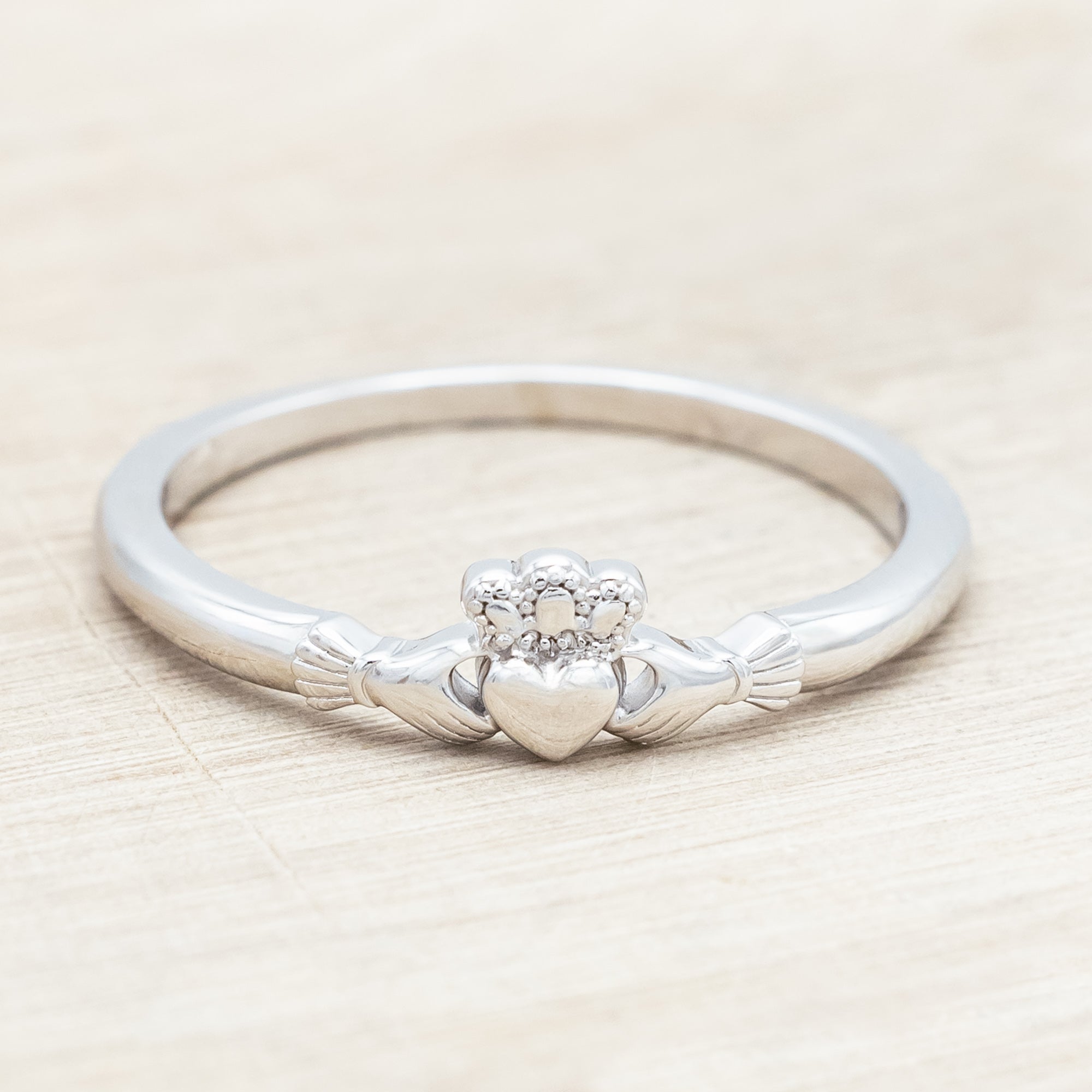 SOLID 14K GOLD CLADDAGH RING