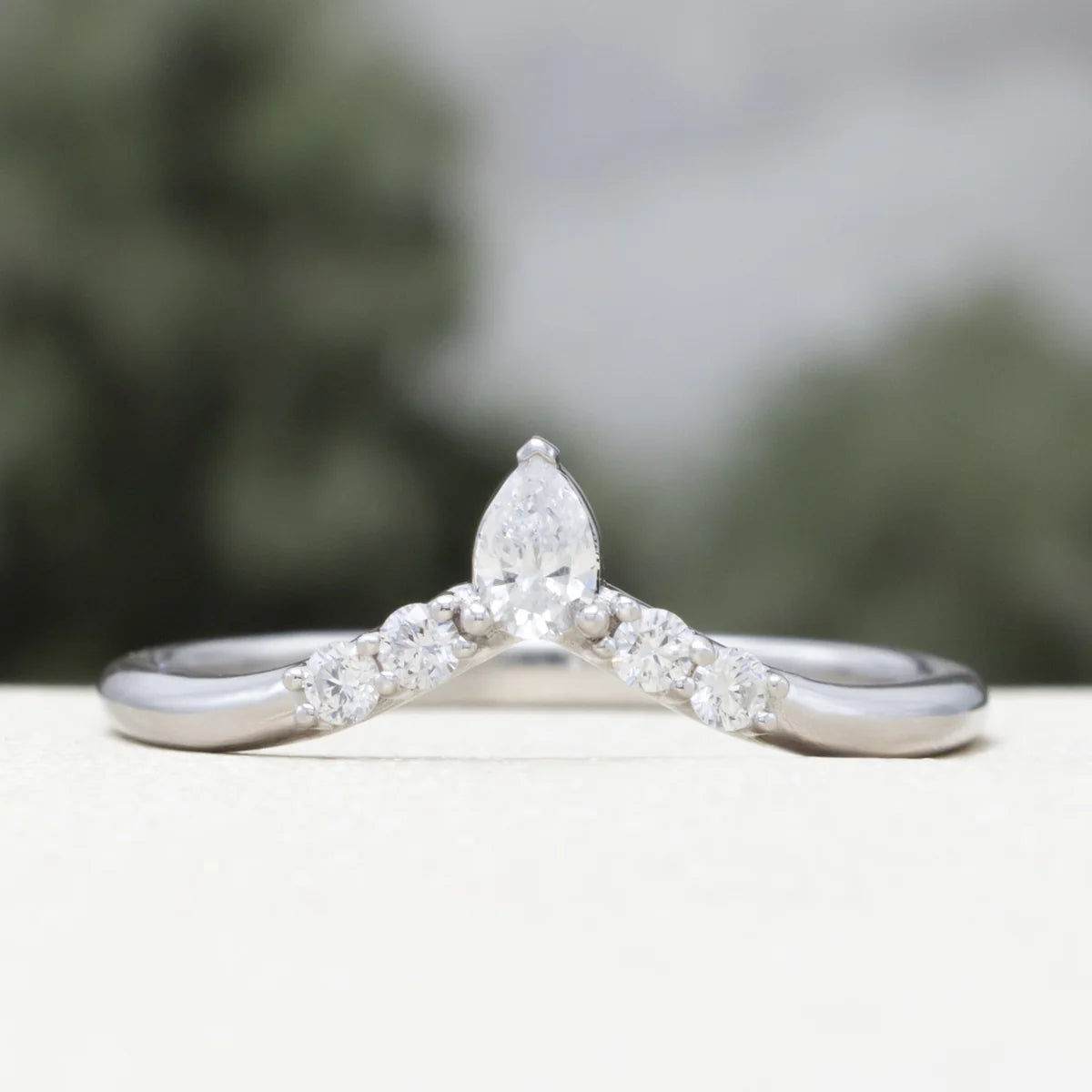 "Octavia" - V-Shaped Diamond Tracer - 14K White Gold - Size 8 3/4