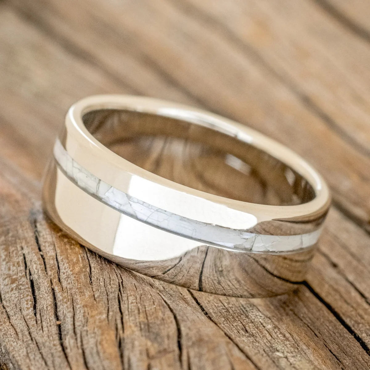 "Vertigo" - Mother Of Pearl Inlay Wedding Band - 14K White Gold (8mm) - Size 10 1/2