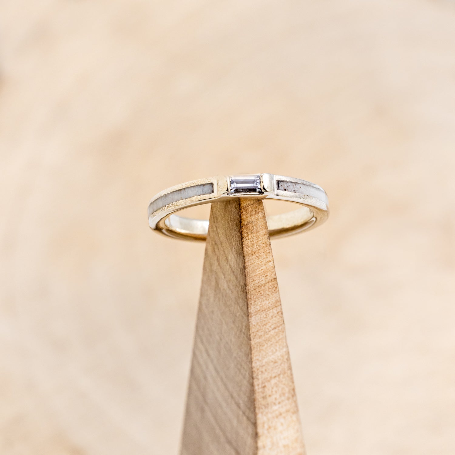 WHITE SAPPHIRE & ANTLER INLAY WEDDING BAND-7