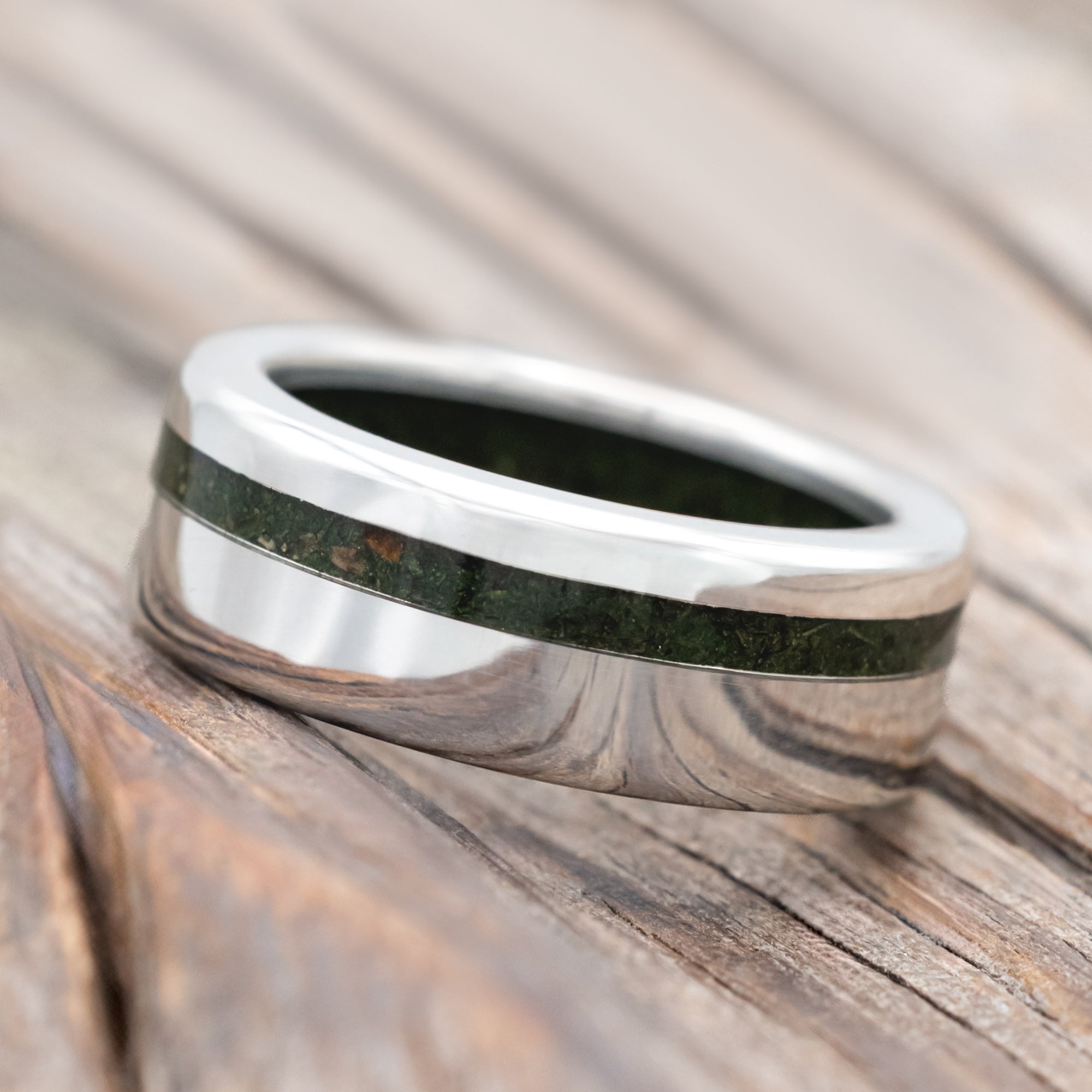 "VERTIGO" - MOSS INLAY & LINING WEDDING RING-Staghead Designs