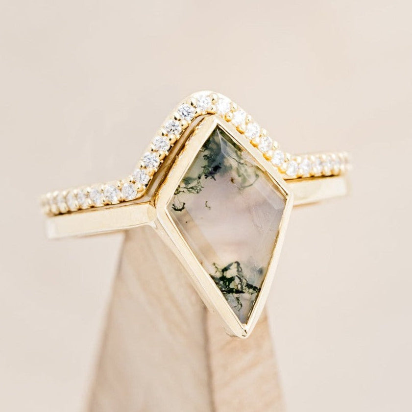 "WILLA" - KITE CUT MOSS AGATE SOLITAIRE ENGAGEMENT RING WITH DIAMOND TRACER-1