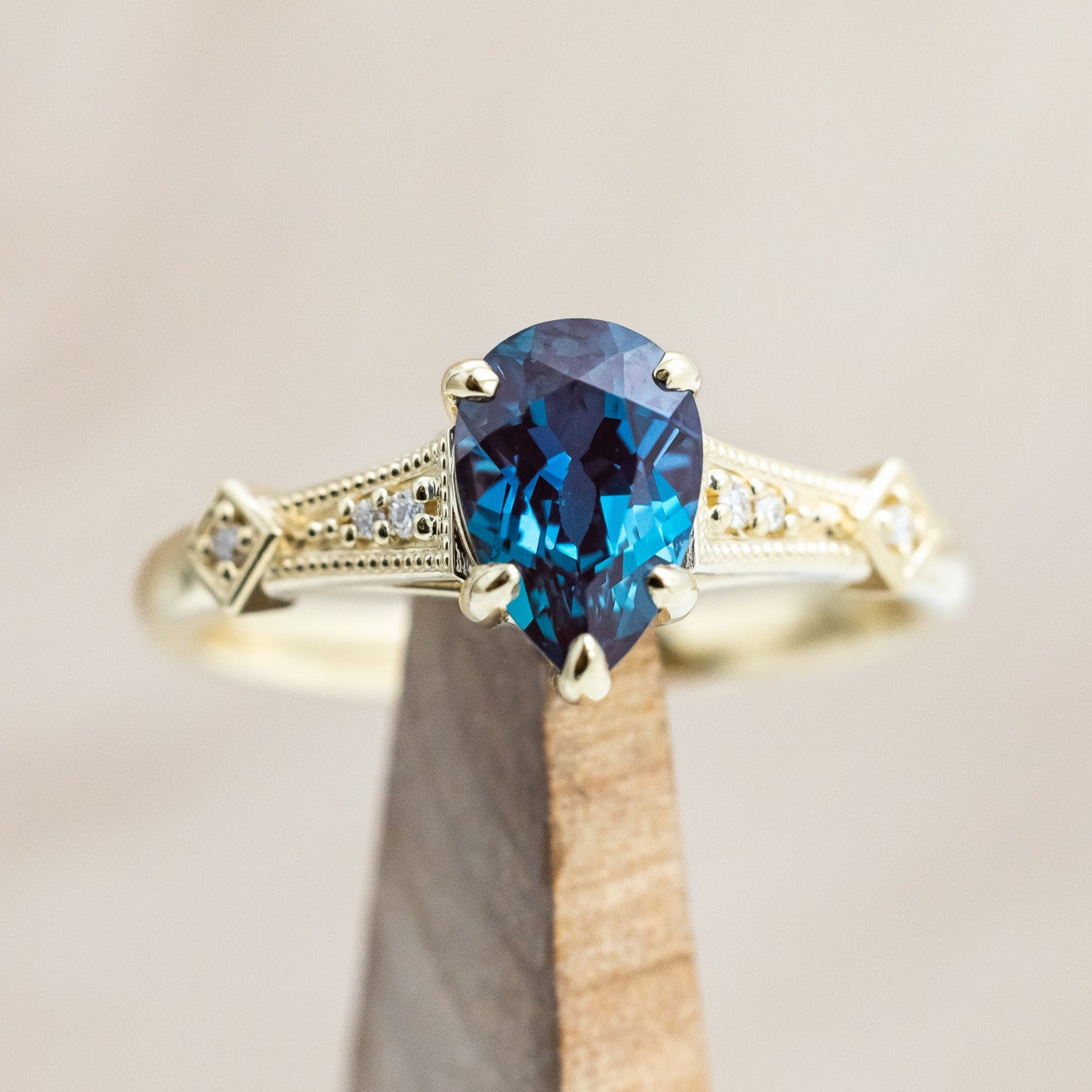 "ANNORA" - PEAR SHAPED LAB-GROWN ALEXANDRITE ENGAGEMENT RING WITH DIAMOND ACCENTS-Staghead Designs