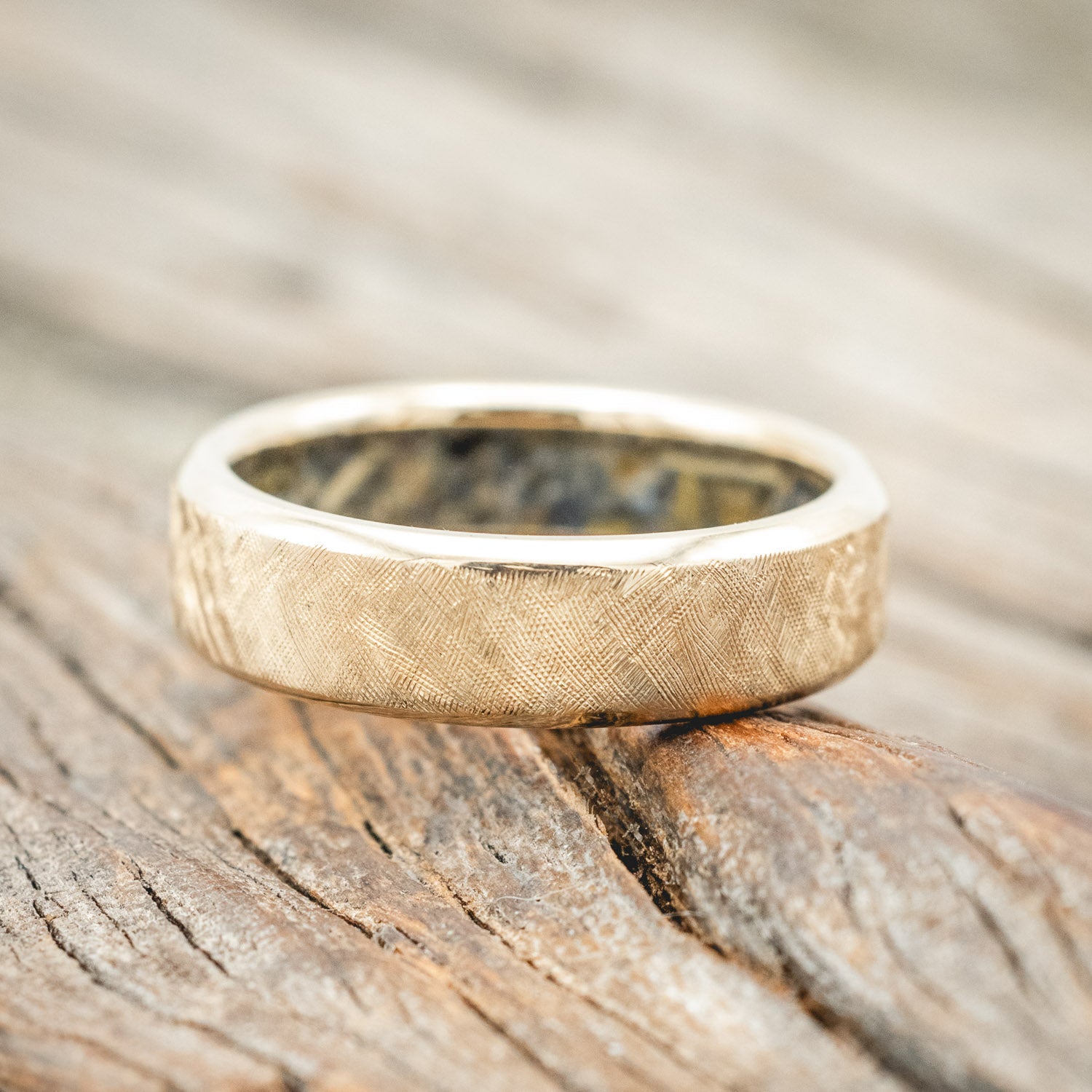 BLUEBELL LINED RING WITH A FLORENTINE FINISH-Staghead Designs