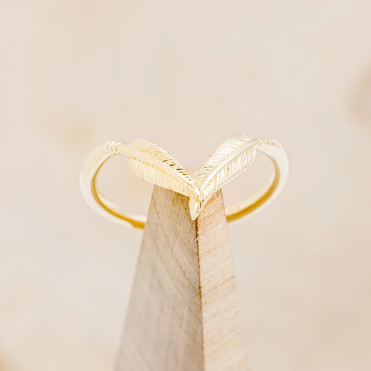"Fala" - Feather Accented Tracer Wedding Band - 14K Yellow Gold - Size 7