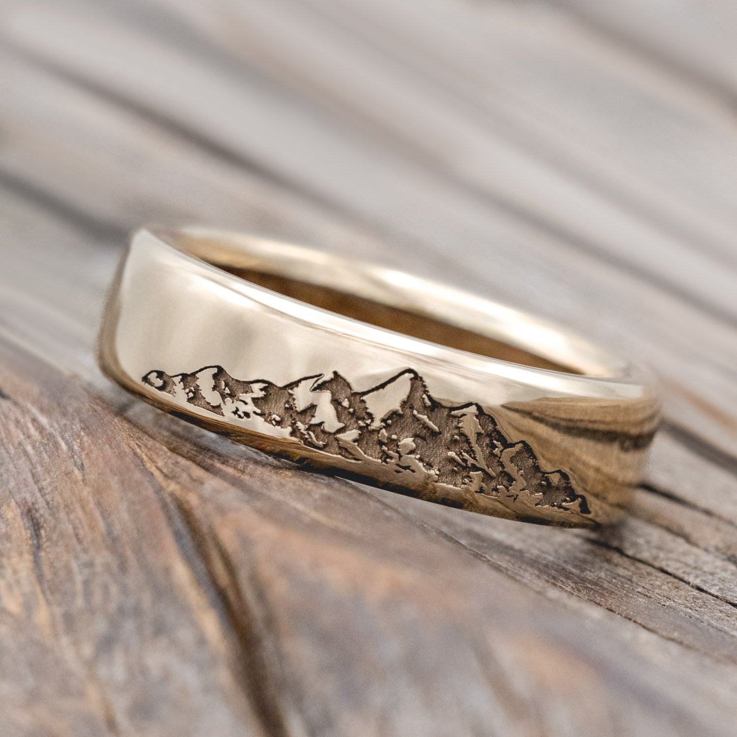 "HORIZON" - MOUNTAIN ENGRAVED WEDDING BAND WITH CUSTOM LINING-Staghead Designs