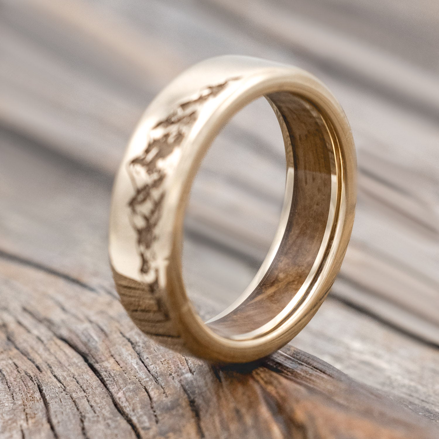 "HORIZON" - MOUNTAIN ENGRAVED WEDDING BAND WITH CUSTOM LINING-Staghead Designs