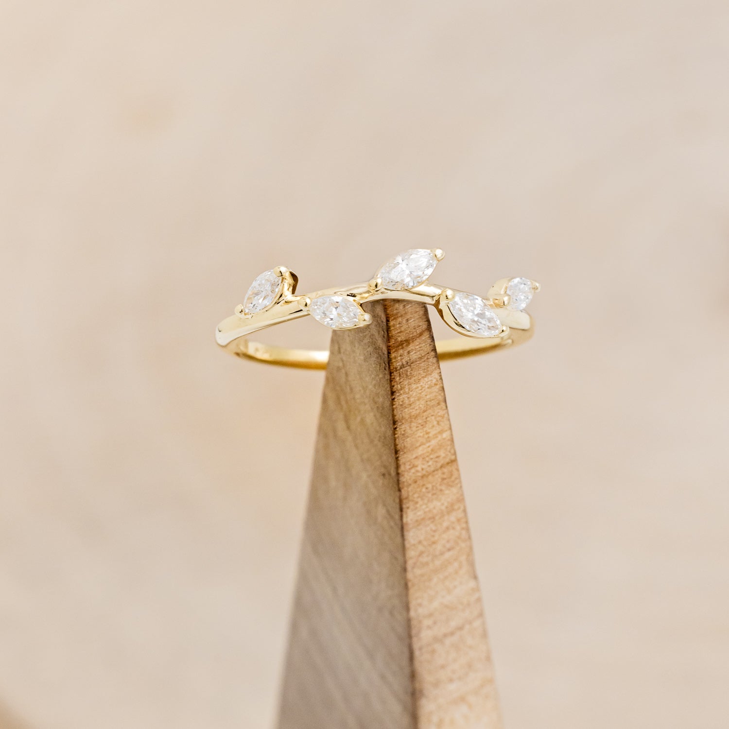 "IDHAL" - MARQUISE DIAMOND LEAF RING WITH 14K GOLD-14