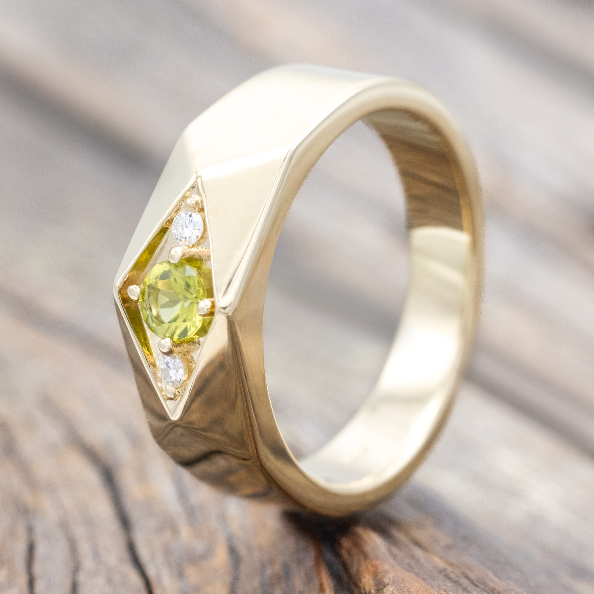 MEN'S ROUND CUT ENGAGEMENT RING WITH DIAMOND ACCENTS-Staghead Designs