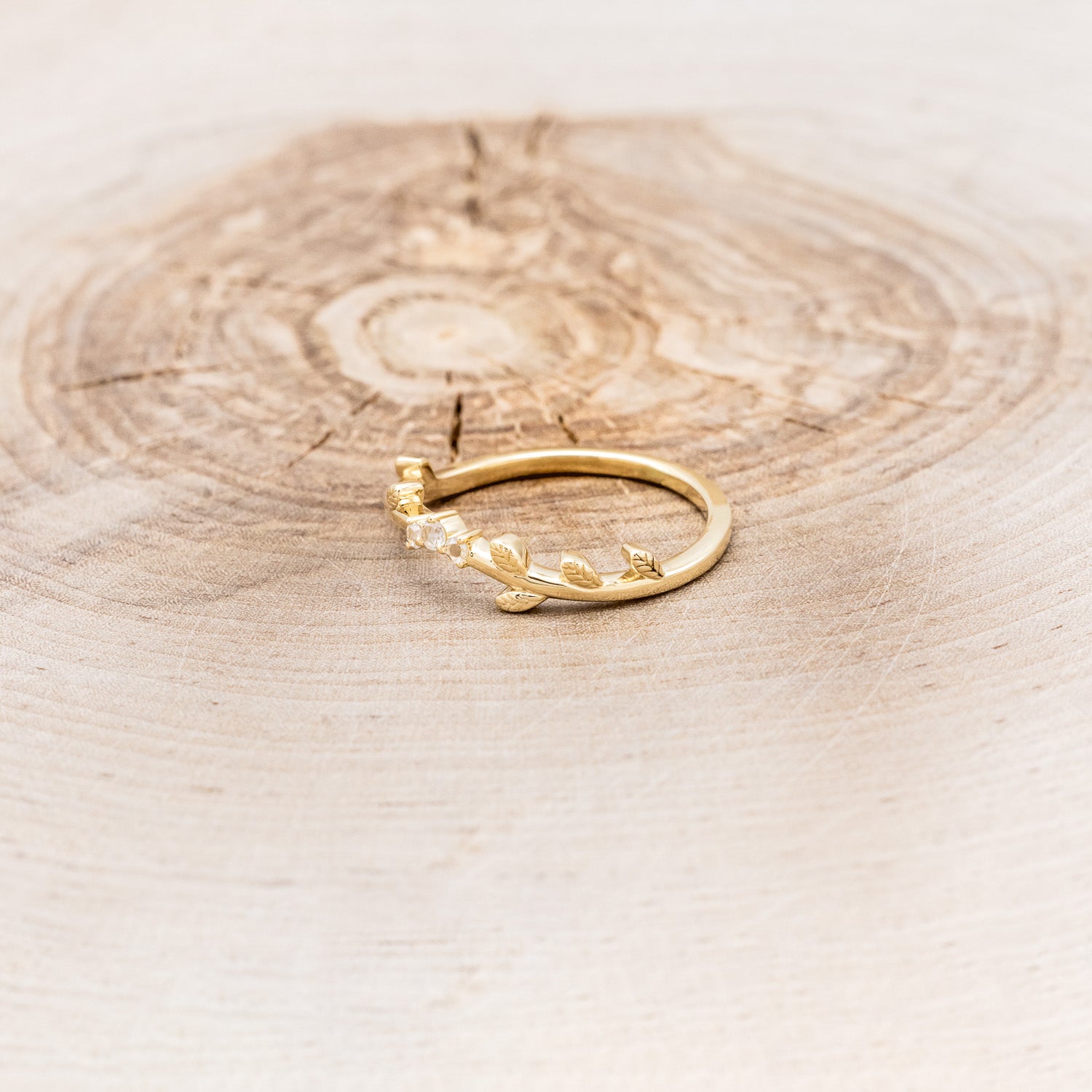 "CAELUM" - VINE STYLE OVAL MORGANITE ENGAGEMENT RING SET WITH LEAF & DIAMOND ACCENTS-14