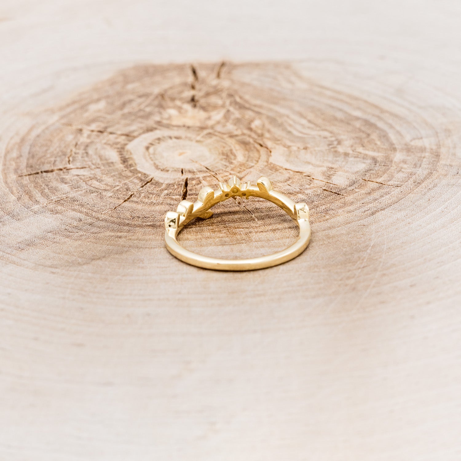 "CAELUM" - VINE STYLE OVAL MORGANITE ENGAGEMENT RING SET WITH LEAF & DIAMOND ACCENTS-16