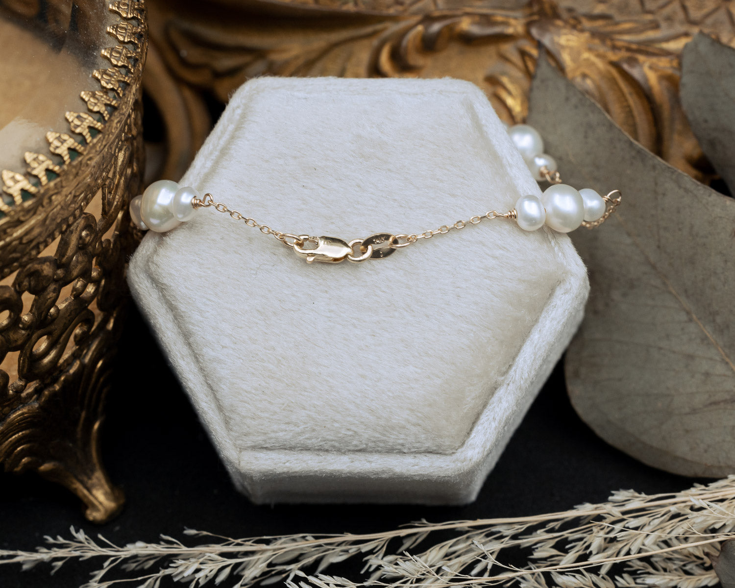 14K GOLD WHITE FRESHWATER PEARL BRACELET-Staghead Designs