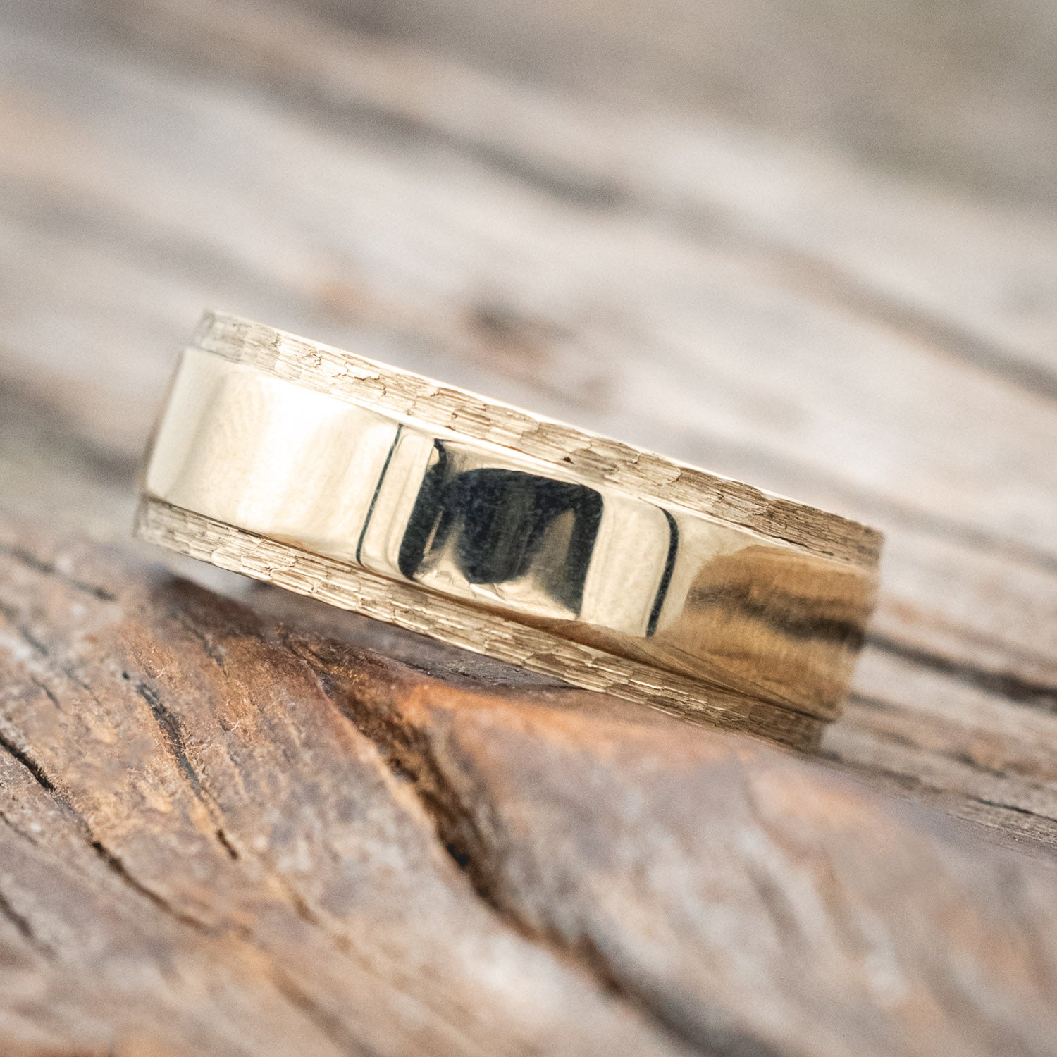 "SEDONA" - ANTLER LINED WEDDING RING WITH HAMMERED EDGES-Staghead Designs