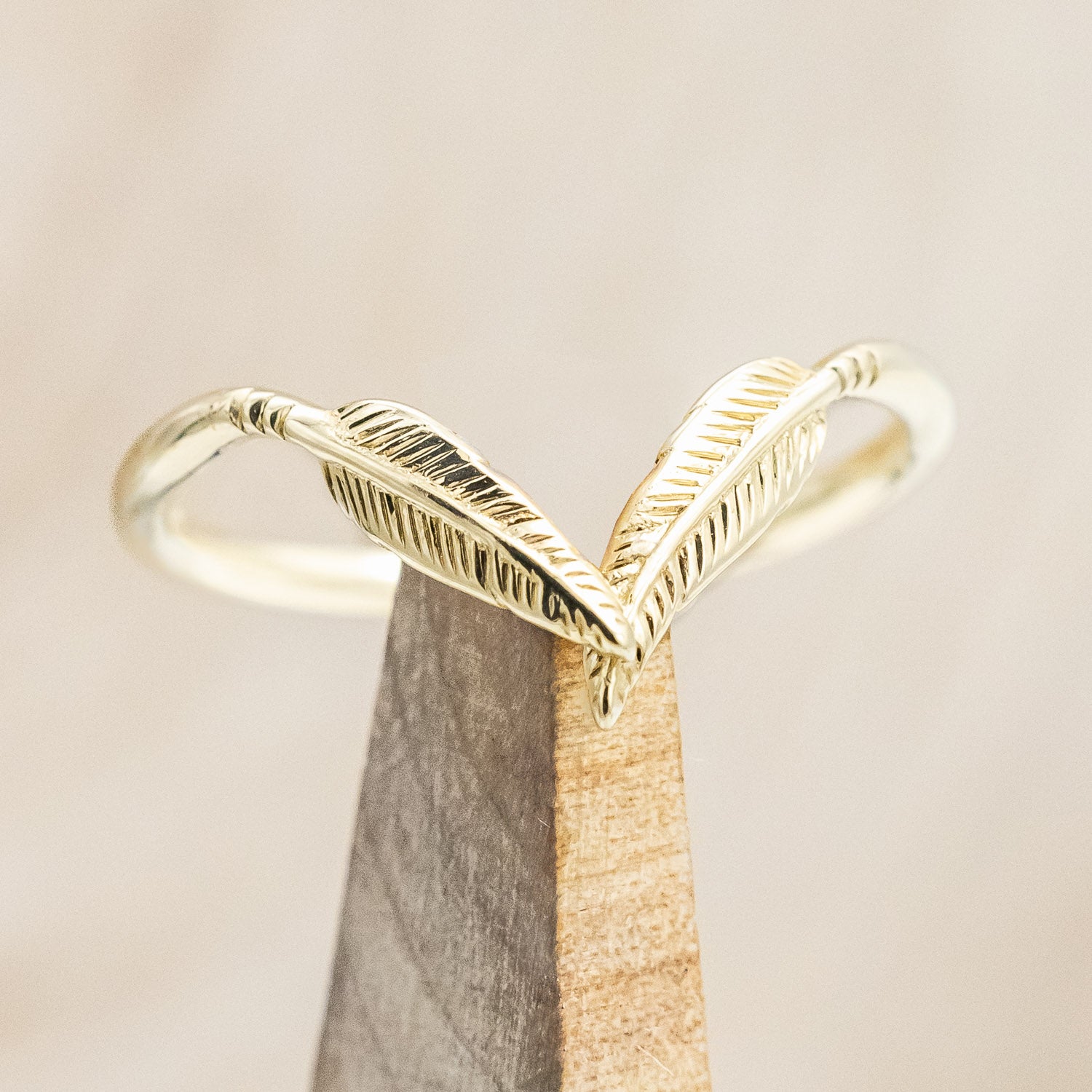 Fala - Feather/Leaf inspired tracer