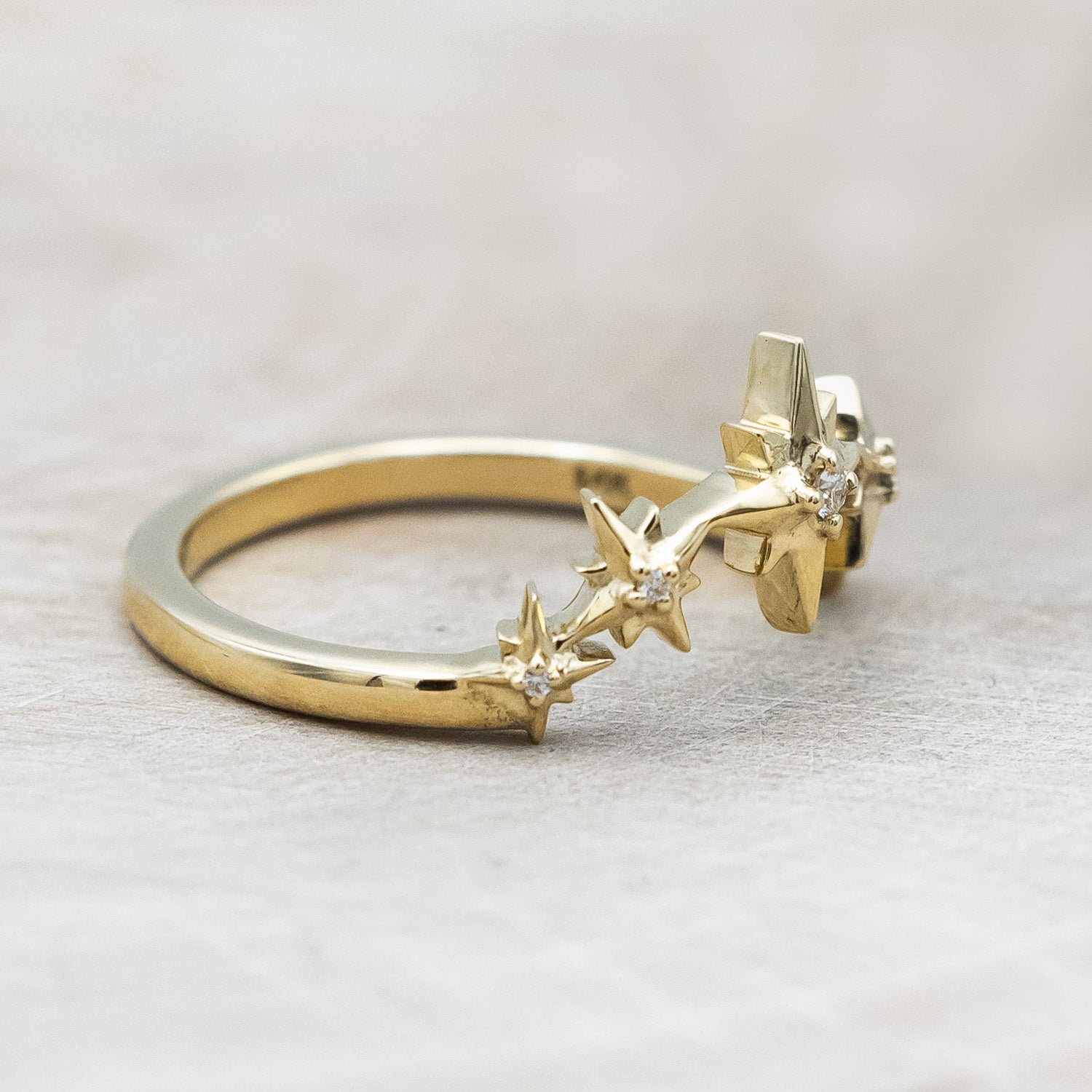 Side view of "Sidra" - celestial style diamond tracer