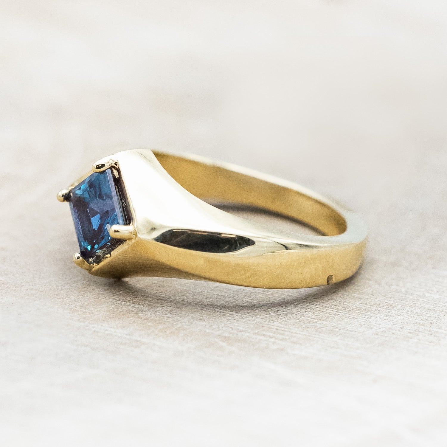 "AMORE" - KITE CUT LAB-GROWN ALEXANDRITE SIGNET ENGAGEMENT RING-Staghead Designs