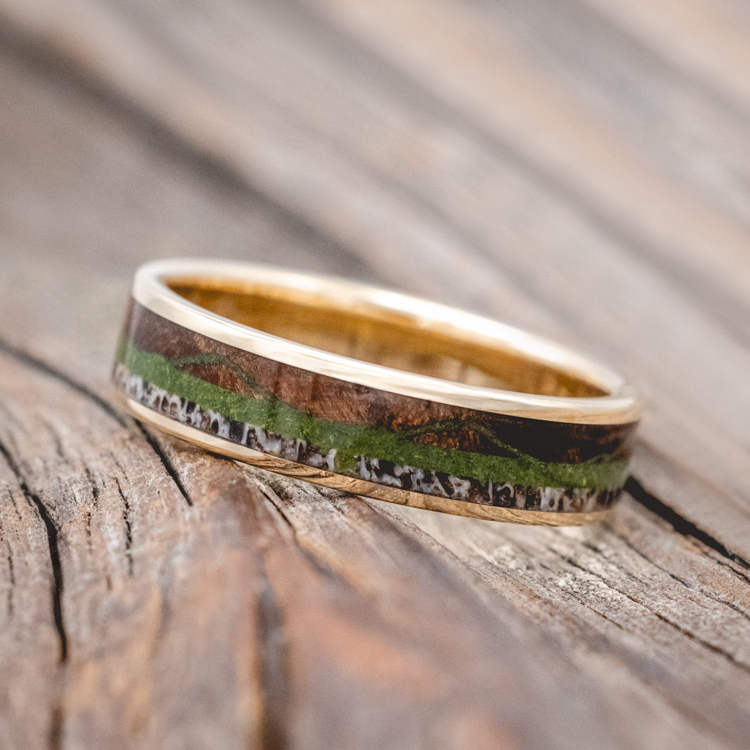 "THE EXPEDITION" - MOUNTAIN ENGRAVED WEDDING RING WITH REDWOOD, MOSS & ANTLER-Staghead Designs