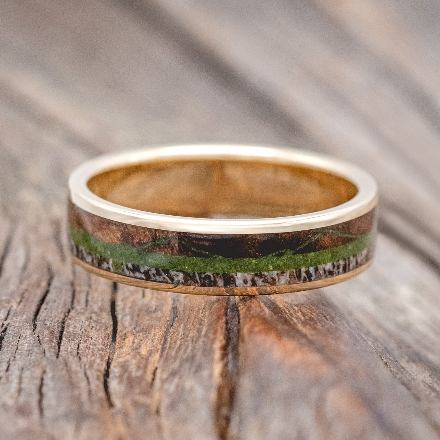 "THE EXPEDITION" - MOUNTAIN ENGRAVED WEDDING RING WITH REDWOOD, MOSS & ANTLER-Staghead Designs