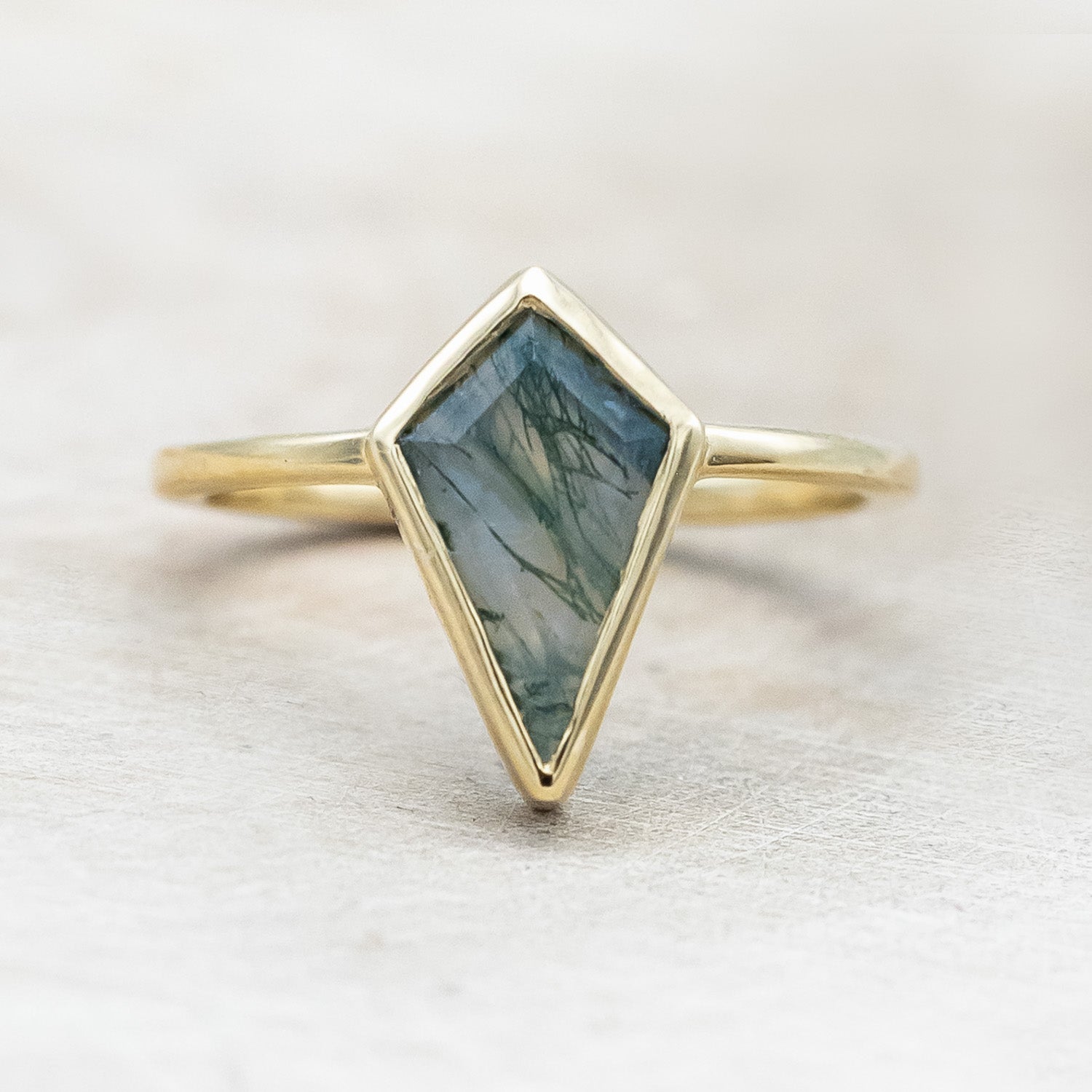 "WILLA" - KITE CUT MOSS AGATE SOLITAIRE ENGAGEMENT RING WITH TRACER-Staghead Designs