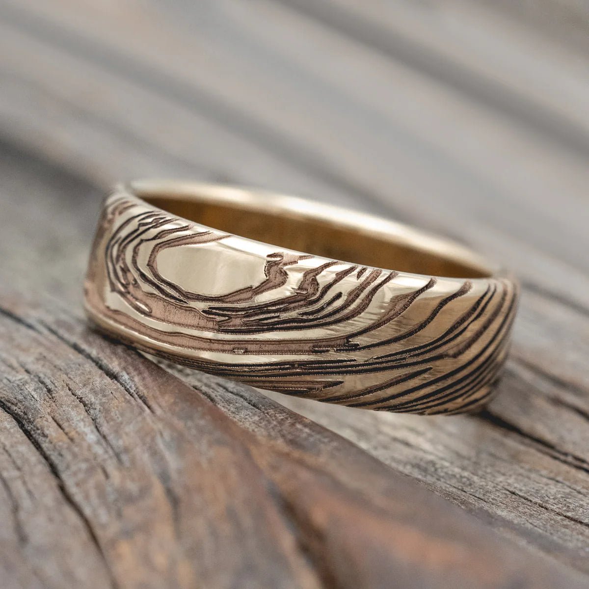 Woodgrain Pattern Wedding Band - 14K Yellow Gold (8mm) - Size 9 1/4
