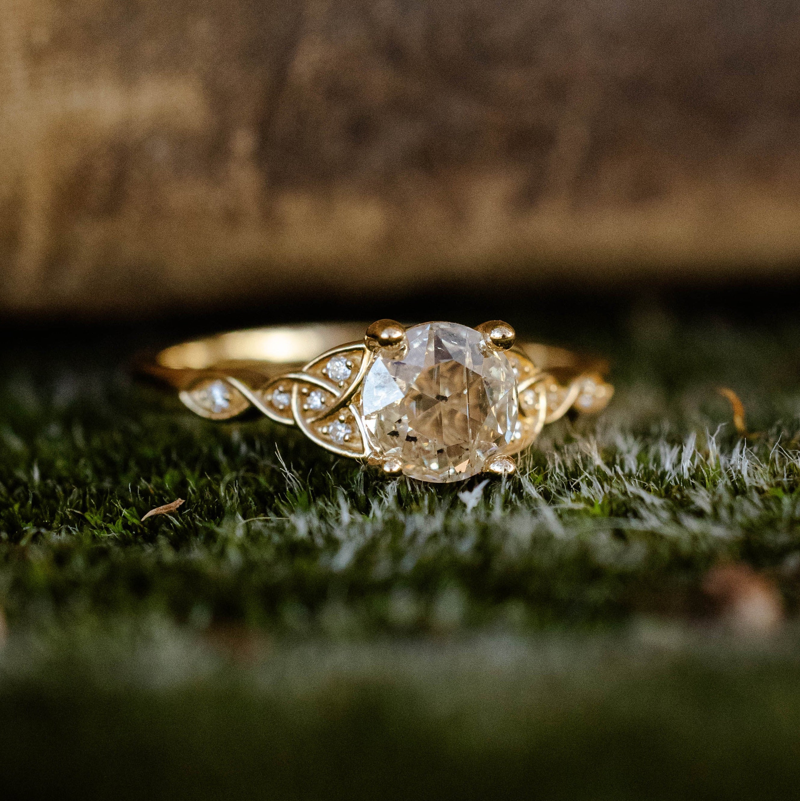 "AIFE" - CELTIC KNOT DESIGNED ENGAGEMENT RING WITH A 1.05CT ROUND CUT CHAMPAGNE DIAMOND-Staghead Designs