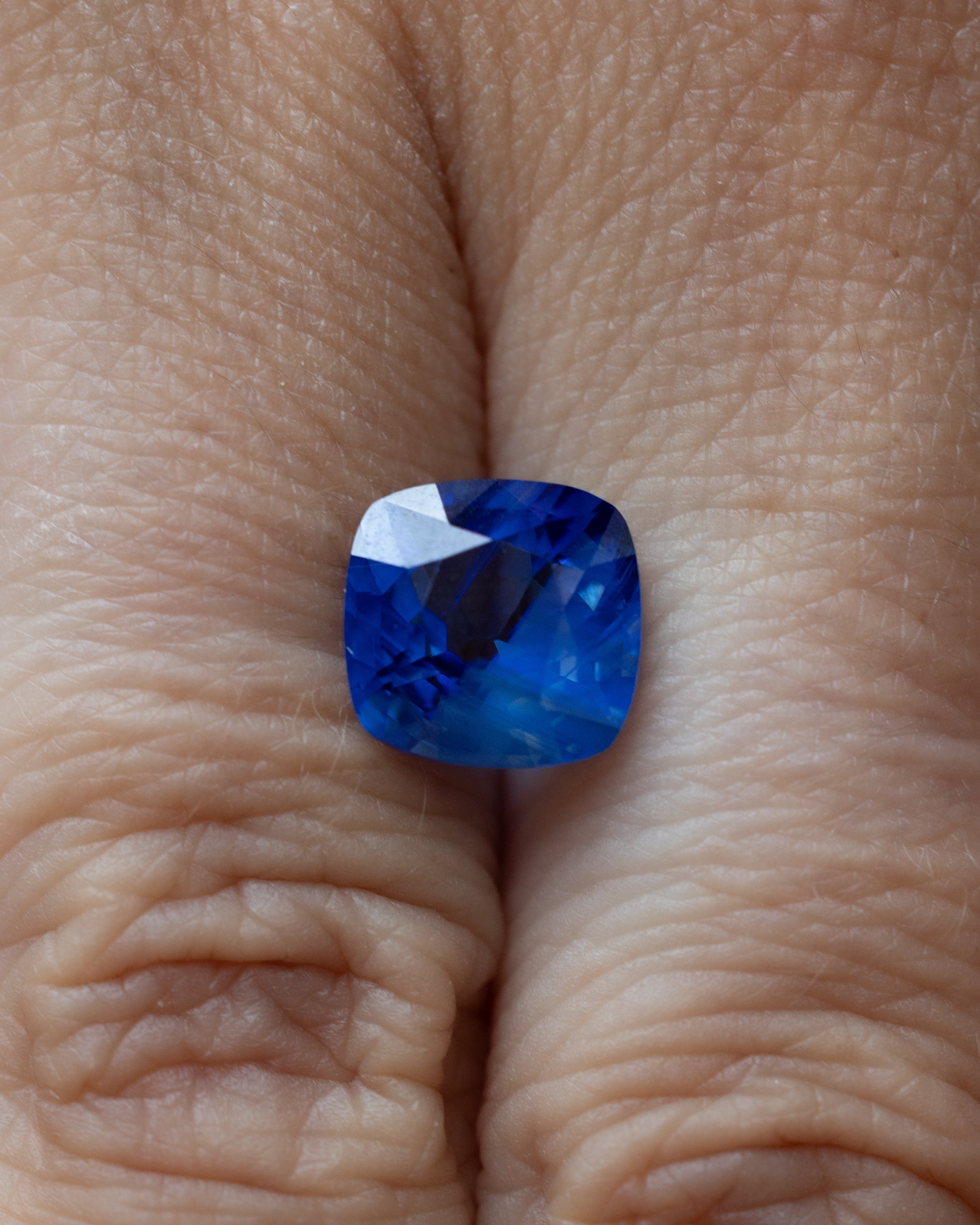 3.1ct 9.5x8.1mm CUSHION CUT OPALESCENT BLUE CEYLON SAPPHIRE-Staghead Designs