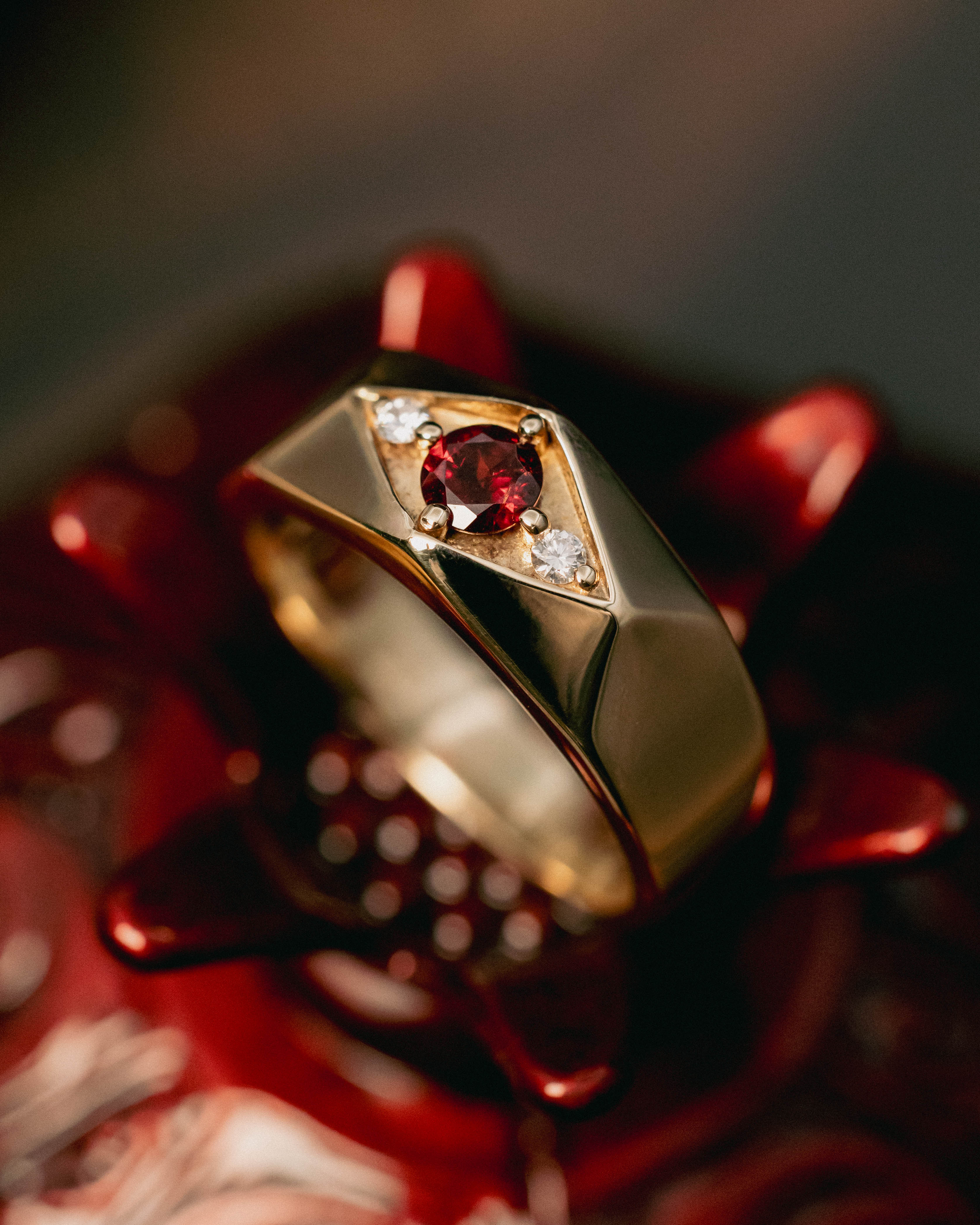 MEN'S ROUND CUT ENGAGEMENT RING WITH DIAMOND ACCENTS-Staghead Designs