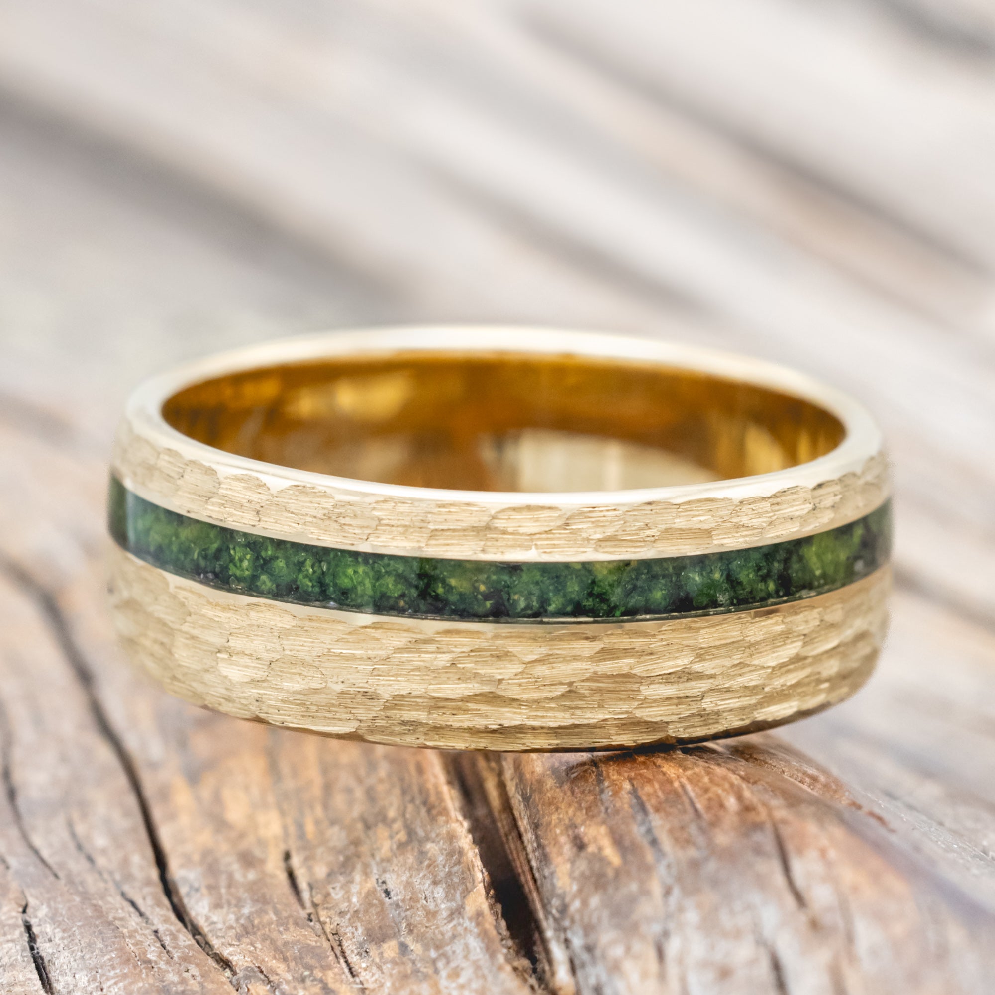 "VERTIGO" - WEDDING BAND WITH NATURAL MOSS INLAY-Staghead Designs