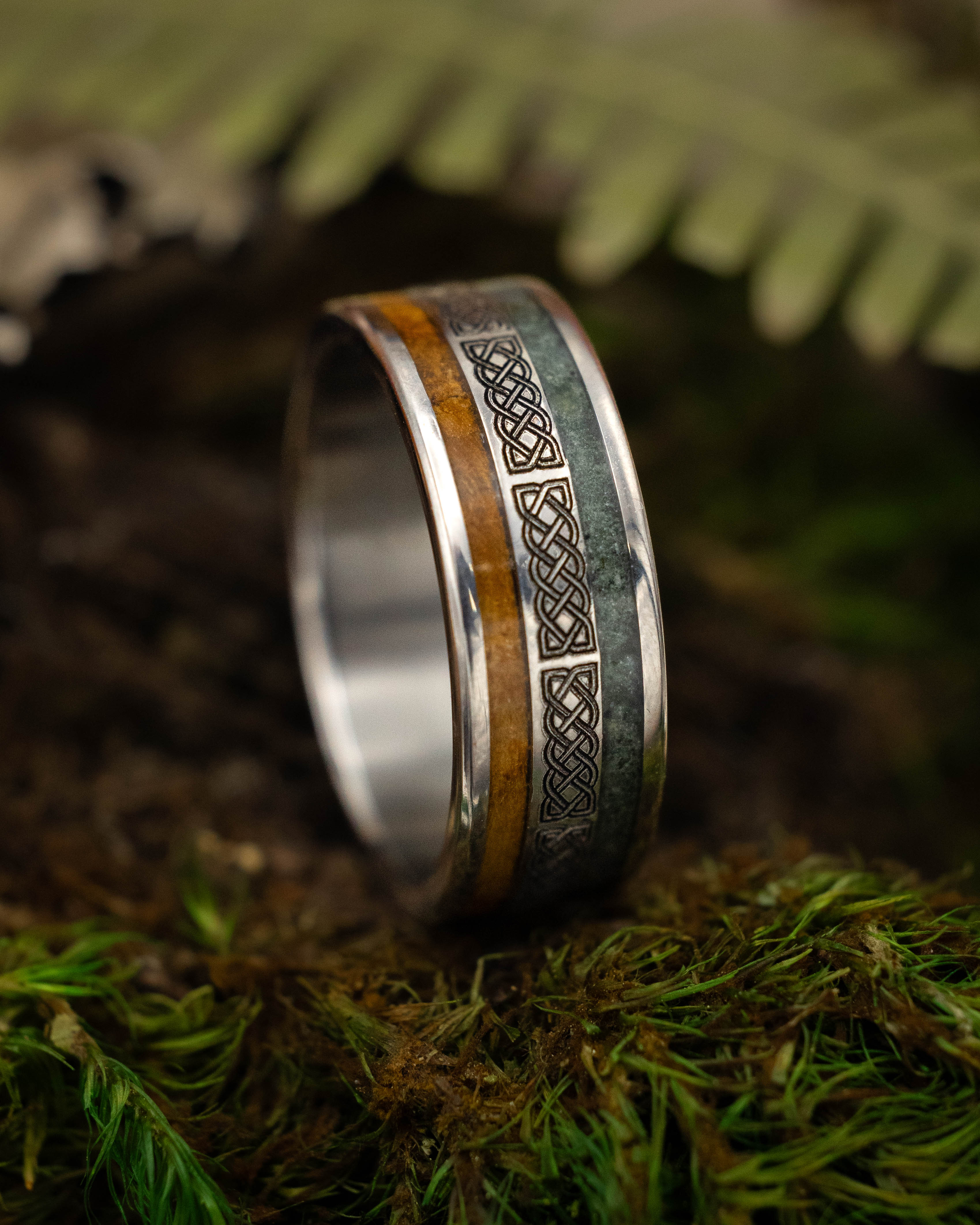 "RYDER" - CELTIC SAILOR'S KNOT ENGRAVED WITH WHISKEY BARREL & MOSS AGATE WEDDING RING-Staghead Designs