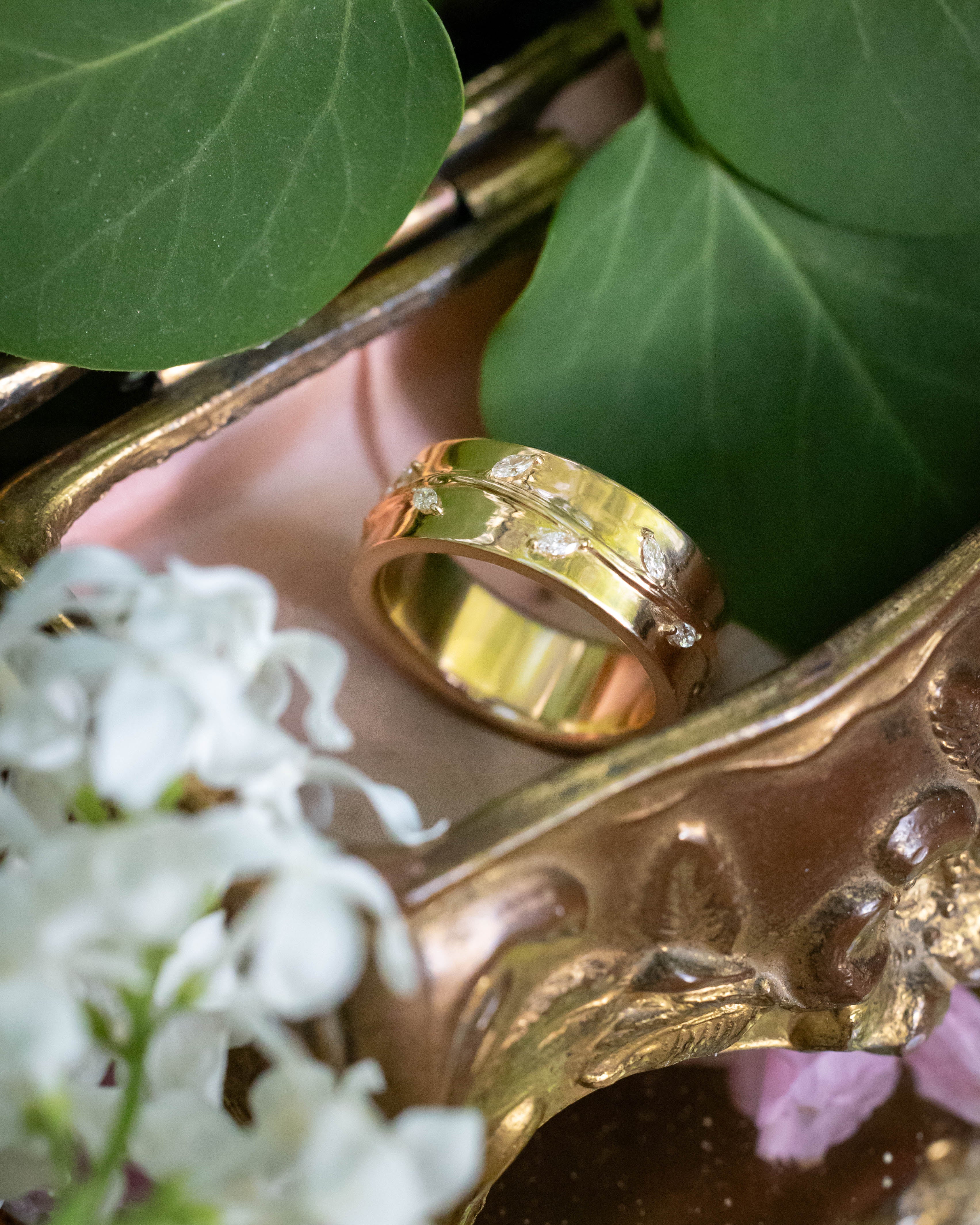 "ALWIN" - CUSTOM VINE EMBOSSED MEN'S WEDDING RING WITH LEAF-INSPIRED DIAMOND ACCENTS-Staghead Designs