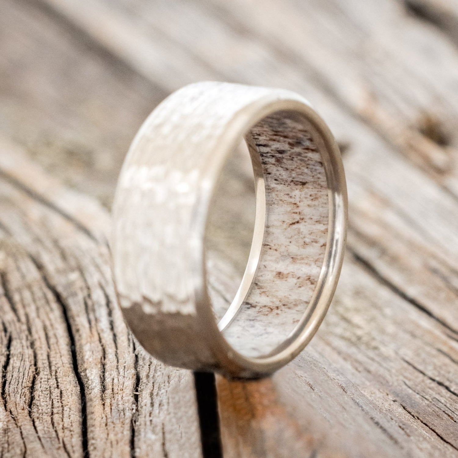 HAMMERED ANTLER LINED WEDDING RING-4