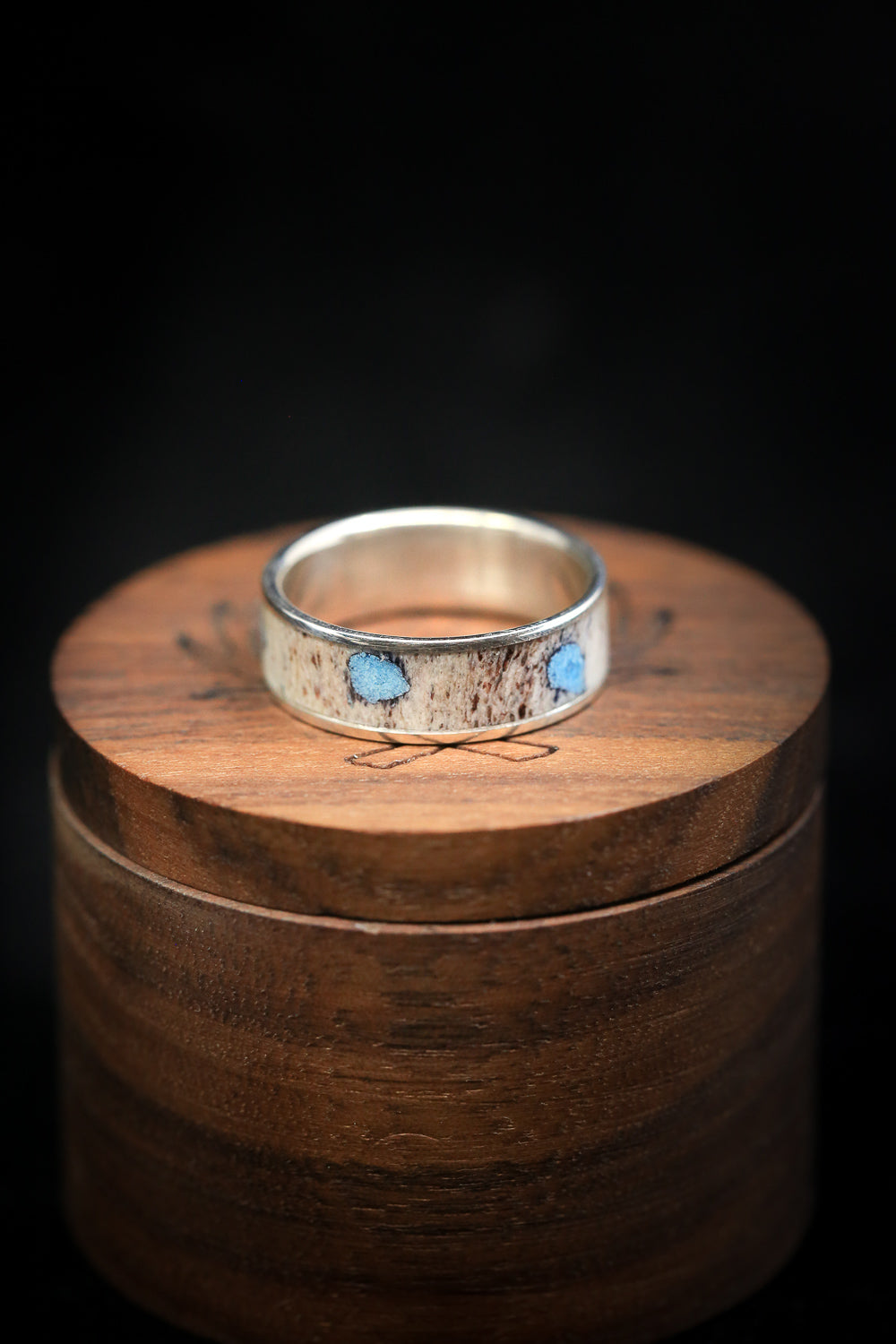 "RAINIER" - MATCHING SET OF ANTLER WEDDING RINGS WITH TURQUOISE DEPOSITS-18