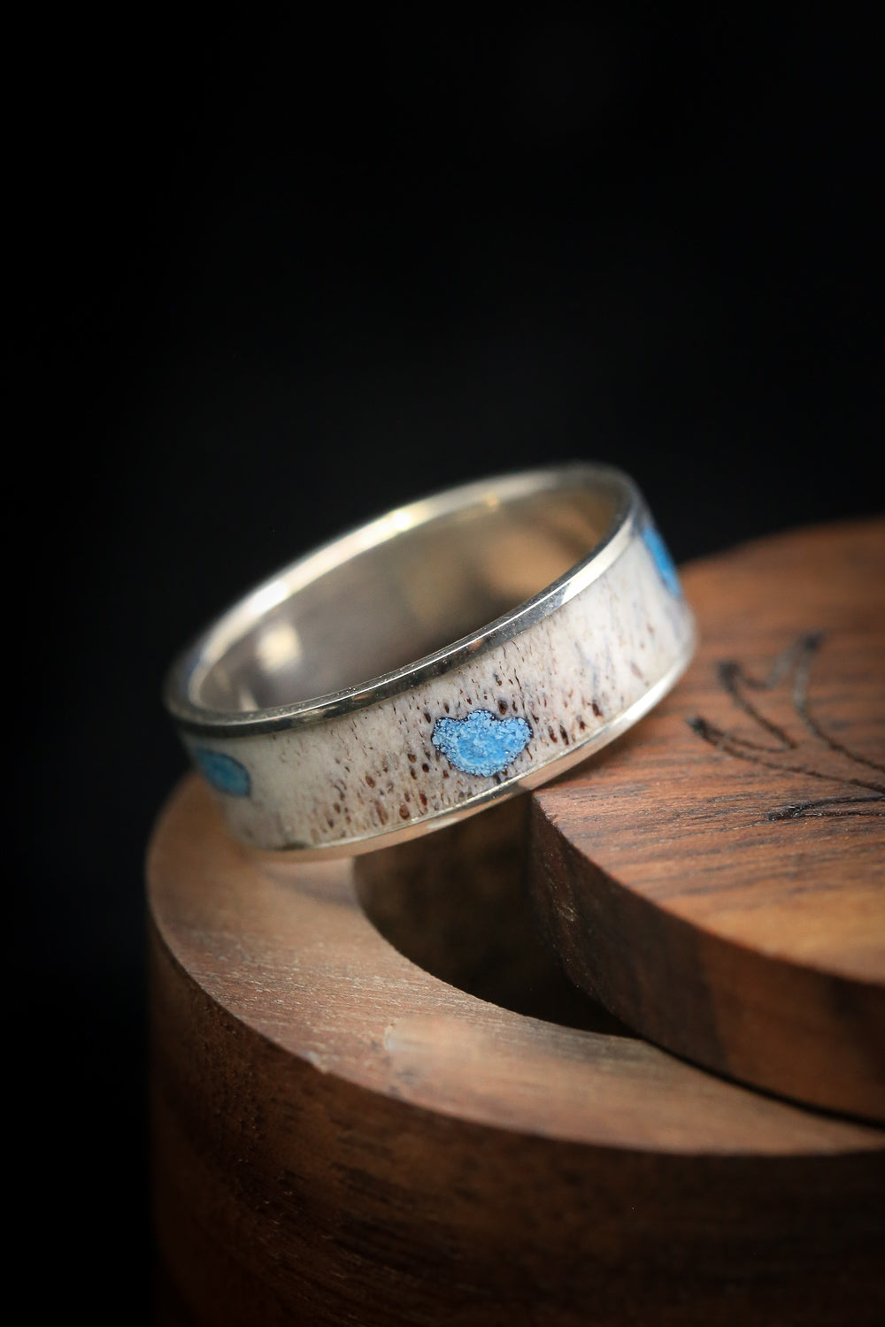 "RAINIER" - MATCHING SET OF ANTLER WEDDING RINGS WITH TURQUOISE DEPOSITS-12
